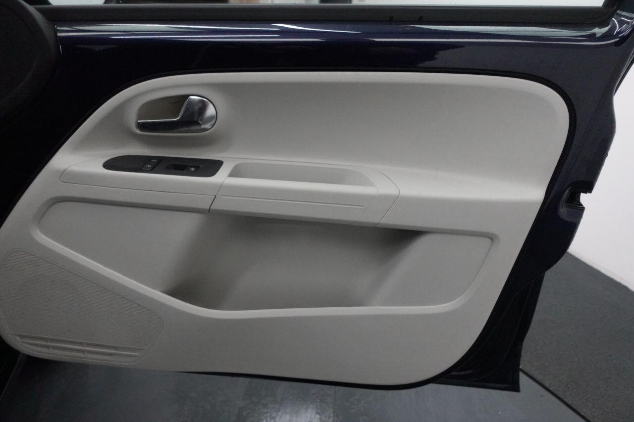 Volkswagen up! - Image 14