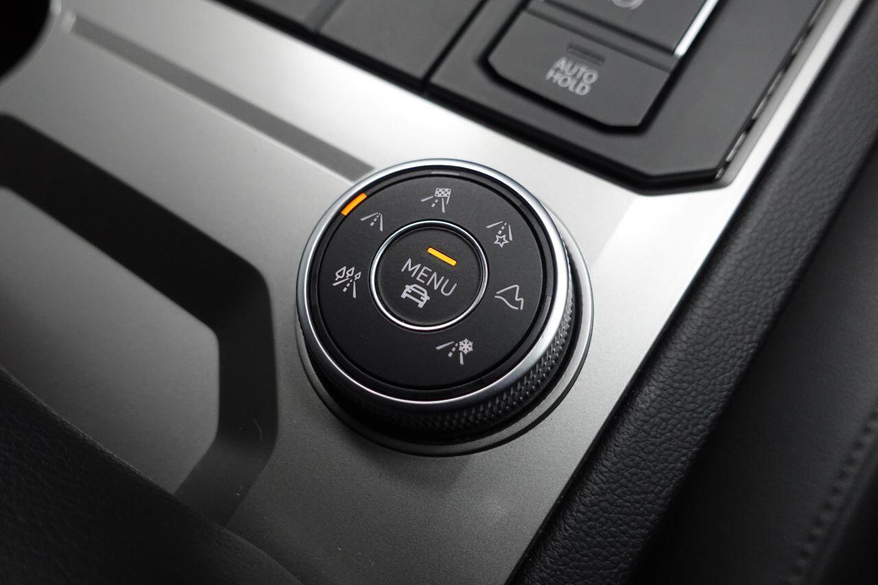 Volkswagen Touareg - Image 44