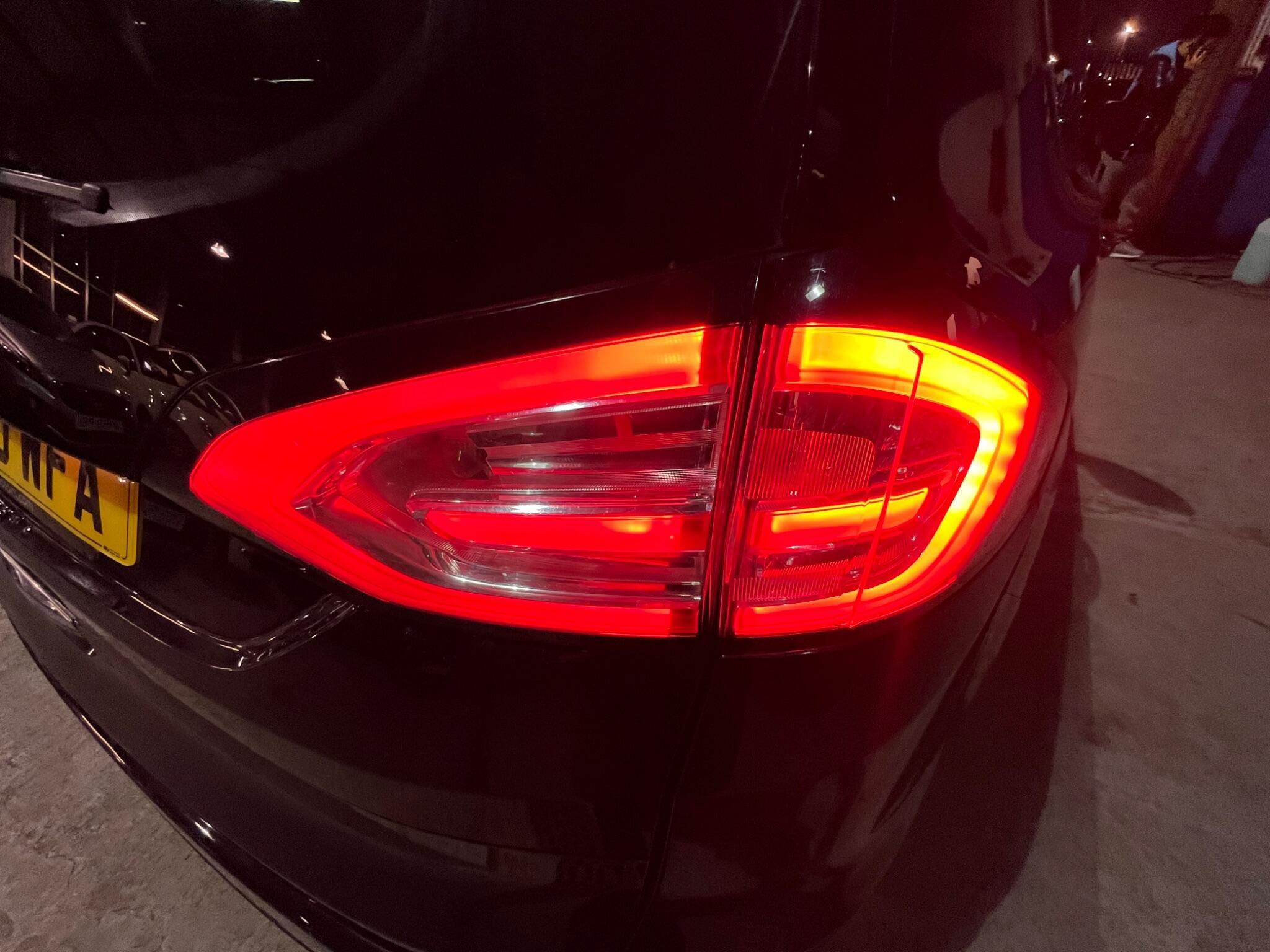 Ford Galaxy - Image 26