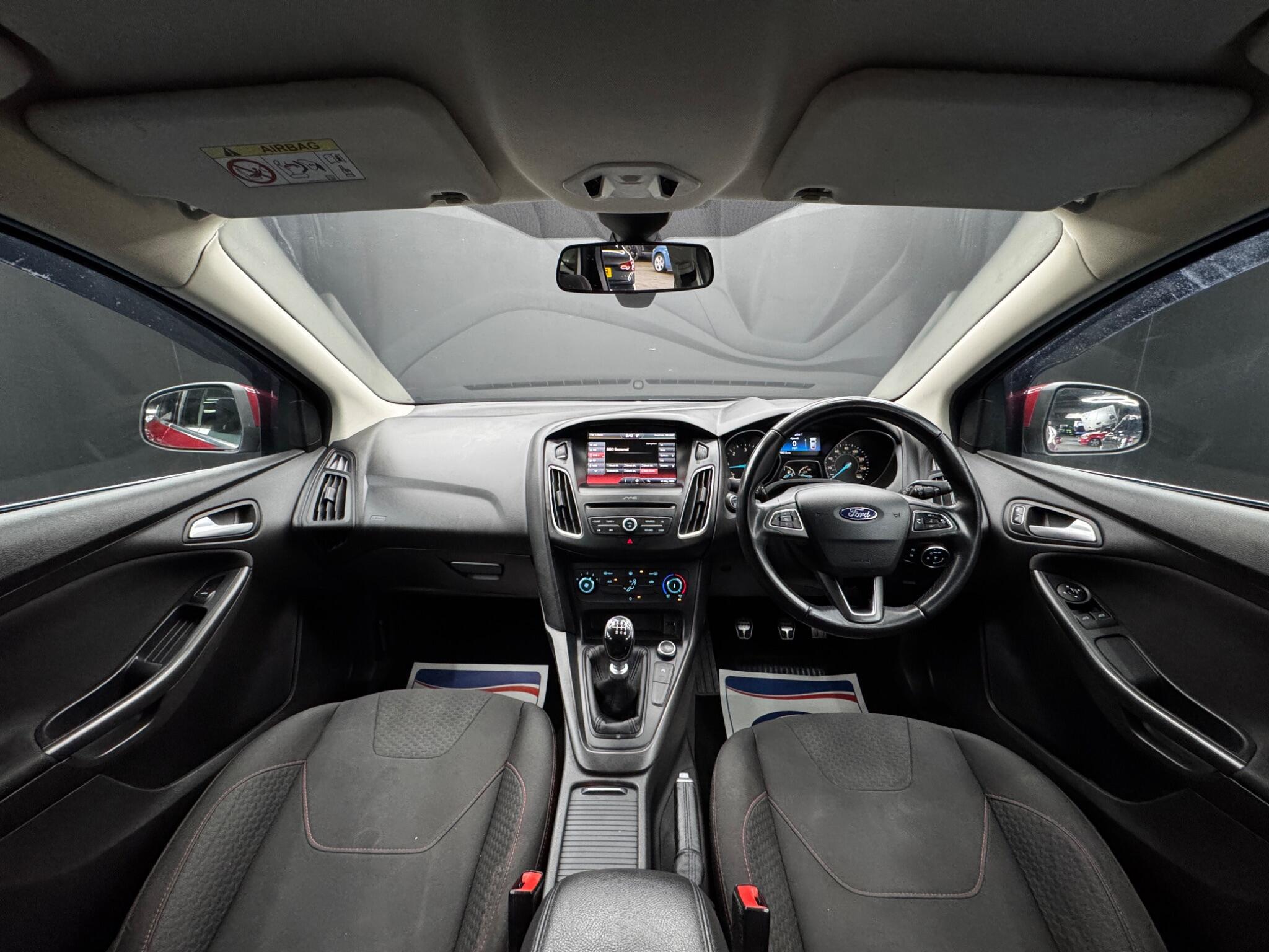 Ford Focus - Image 15