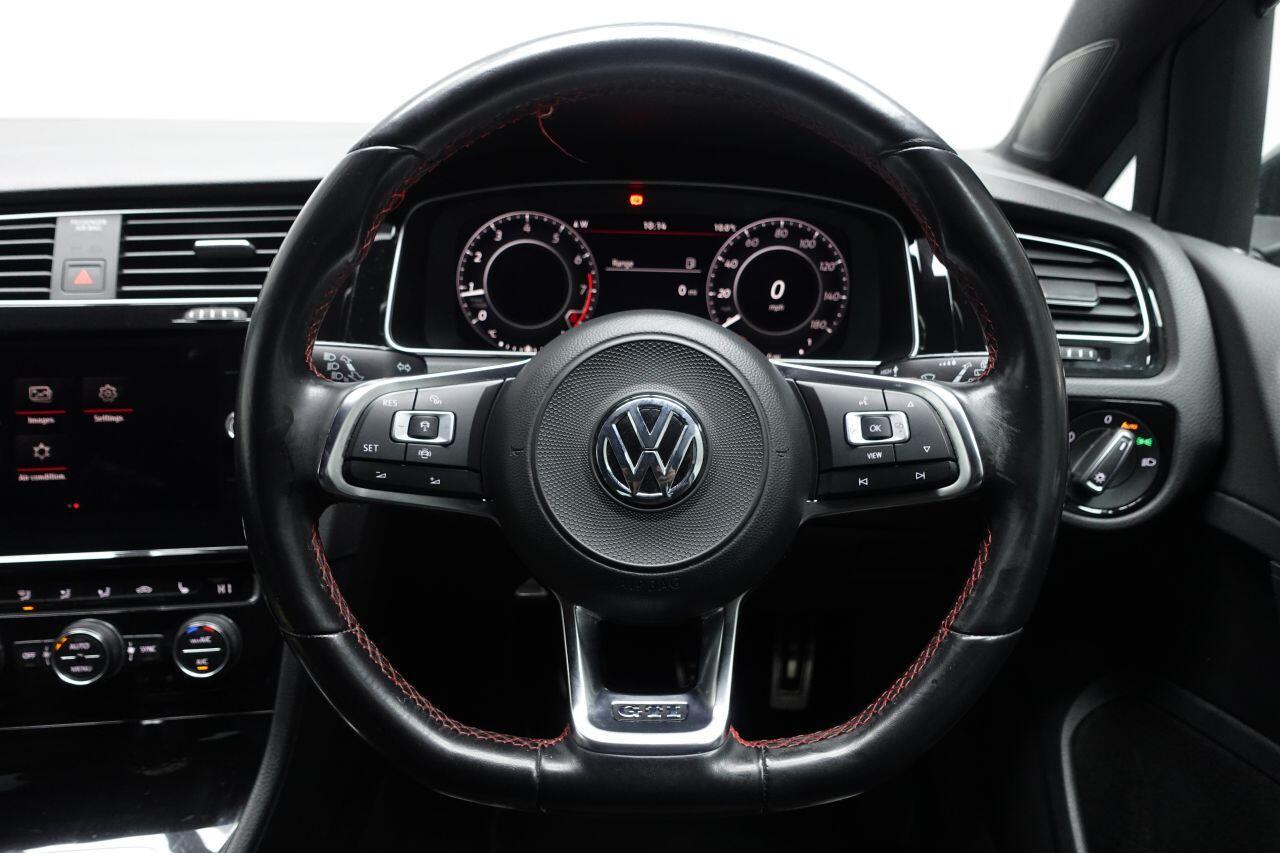 Volkswagen Golf - Image 47