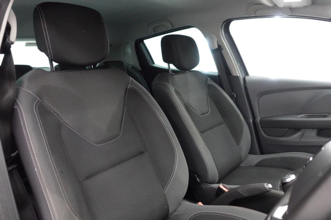 Renault Clio - Image 2