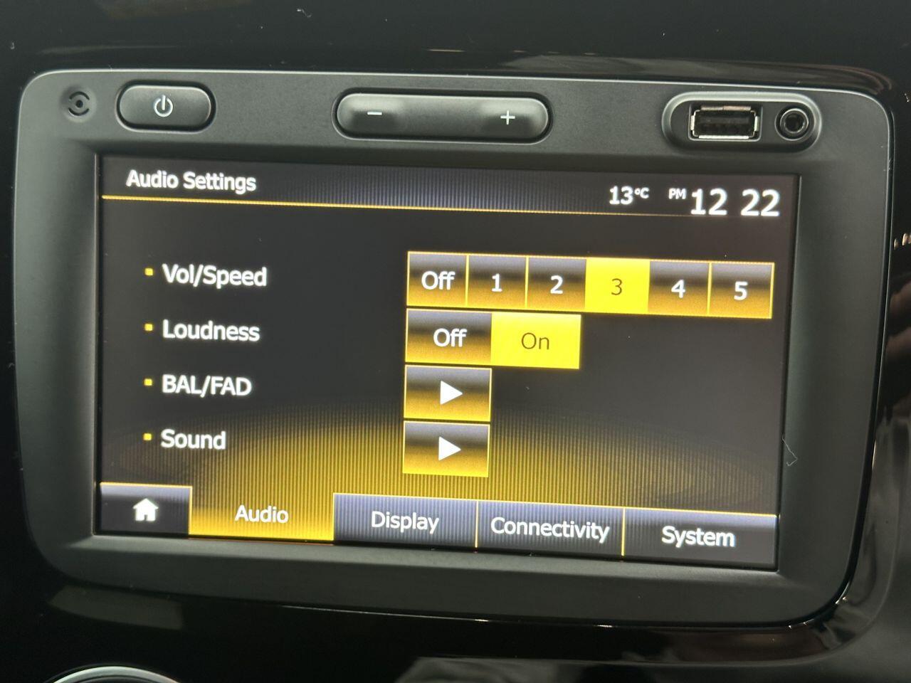 Renault Captur - Image 32