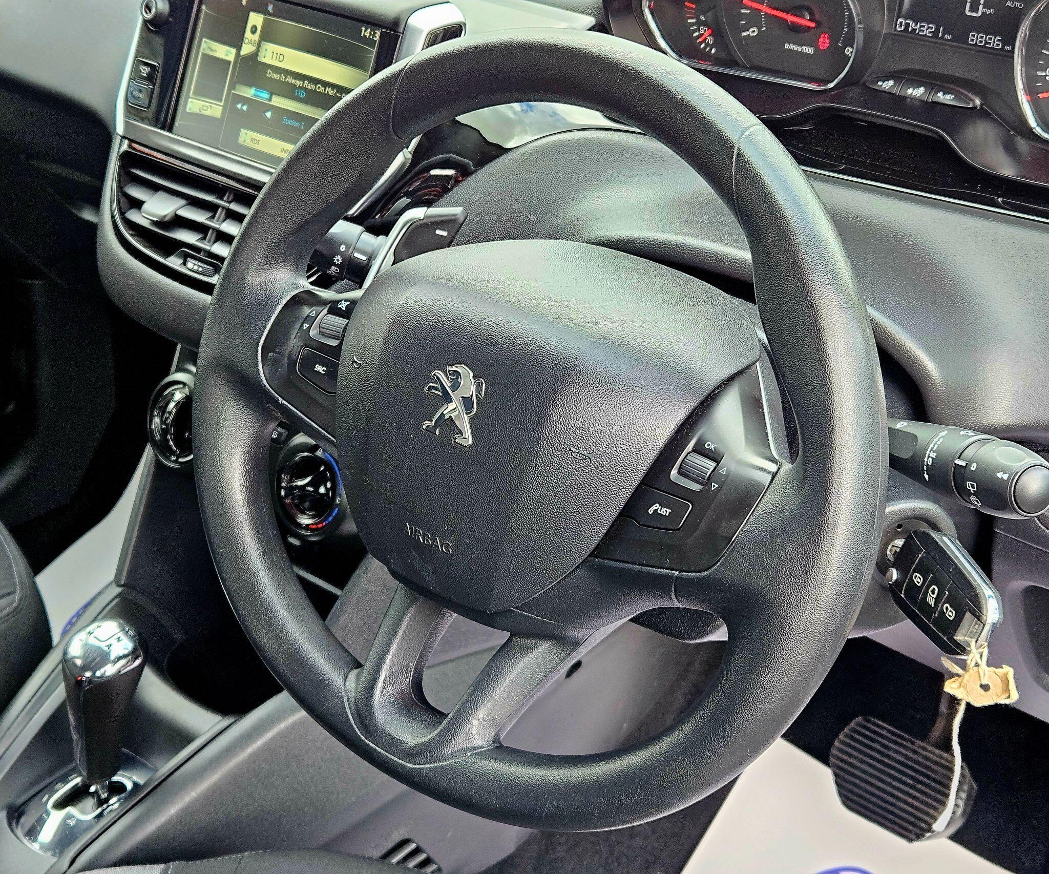 Peugeot 208 - Image 29