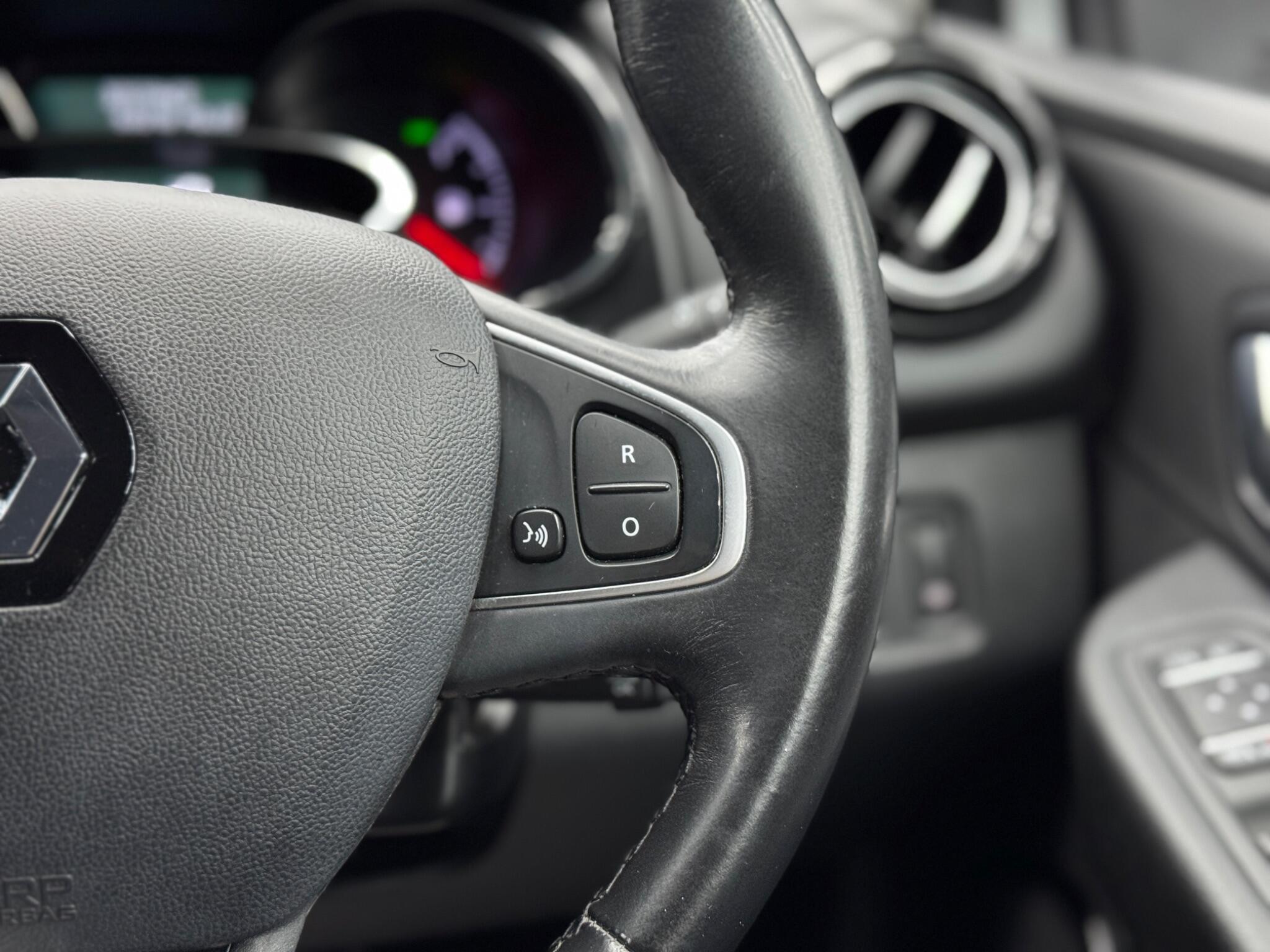 Renault Clio - Image 21