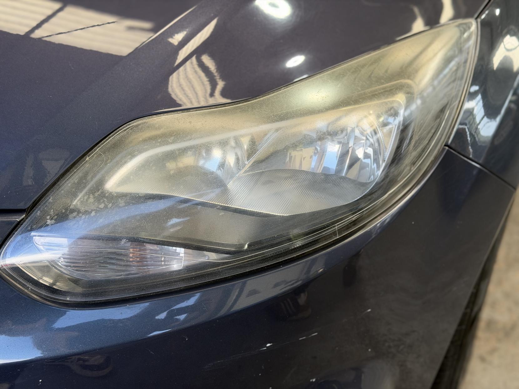 Ford Focus - Image 11