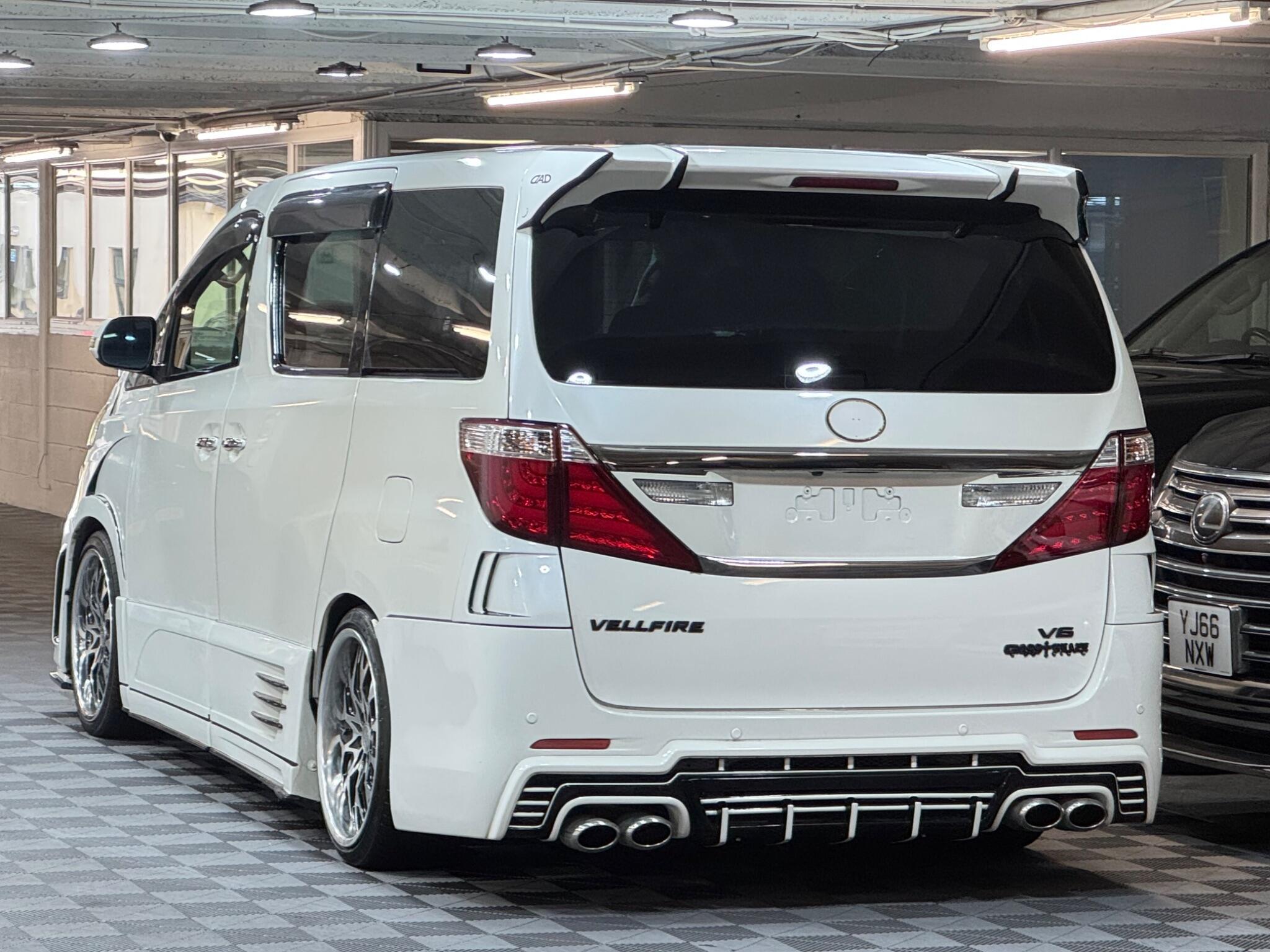 Toyota Vellfire - Image 3