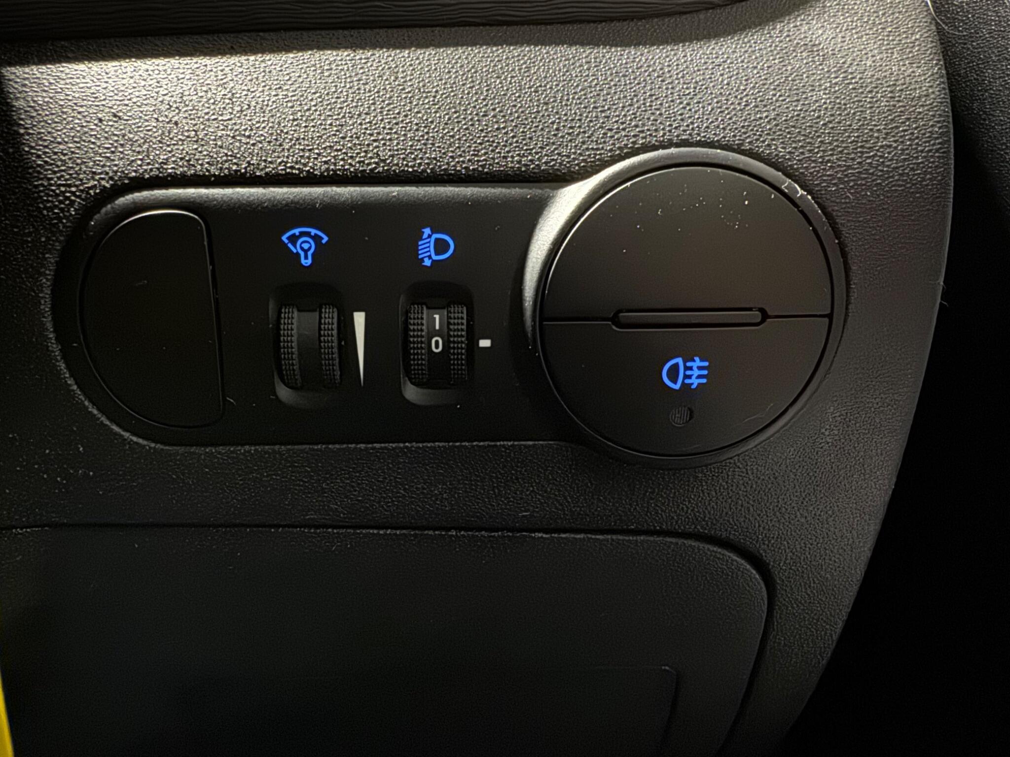 Hyundai i10 - Image 12