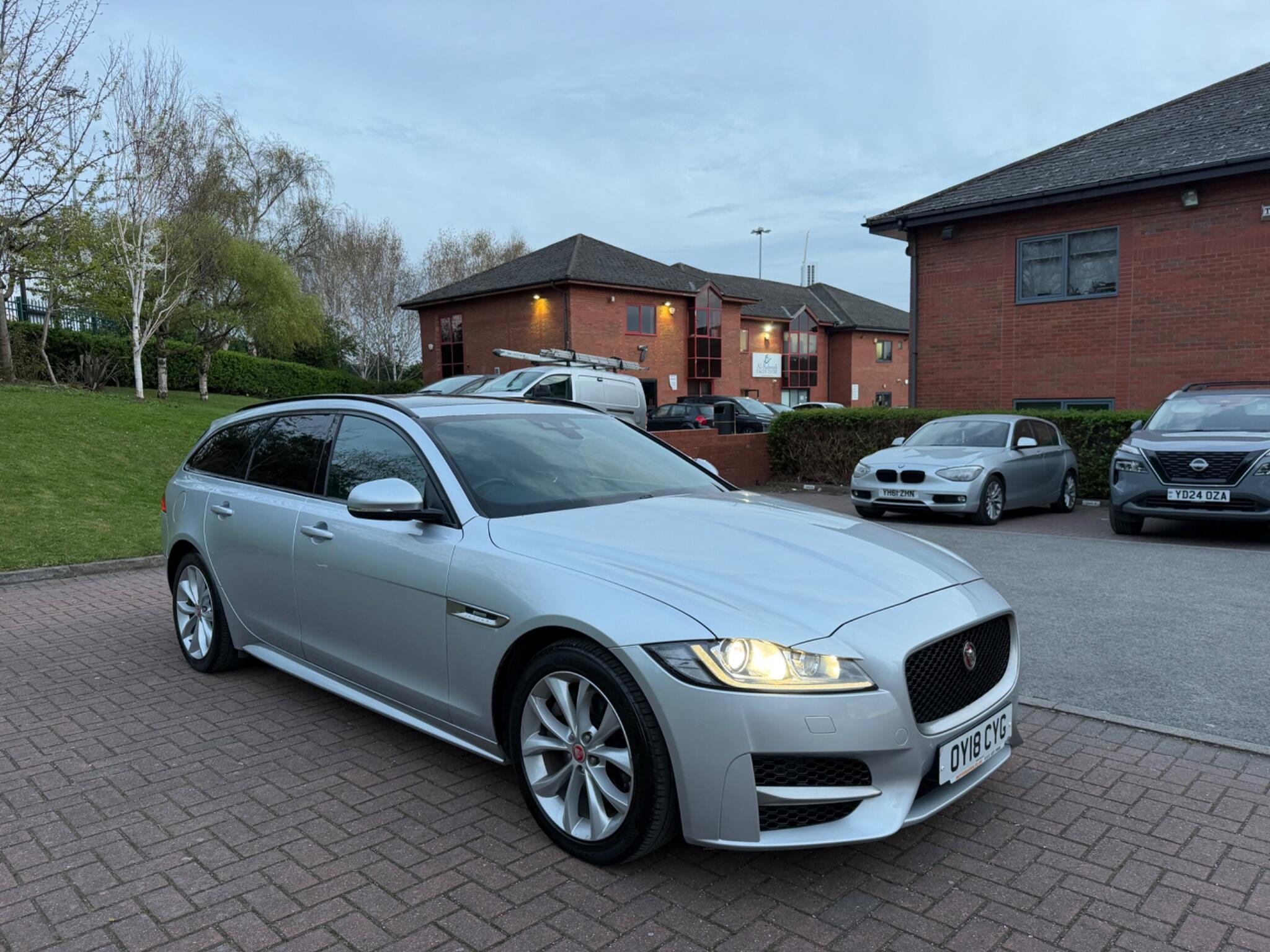 Jaguar XF - Image 33