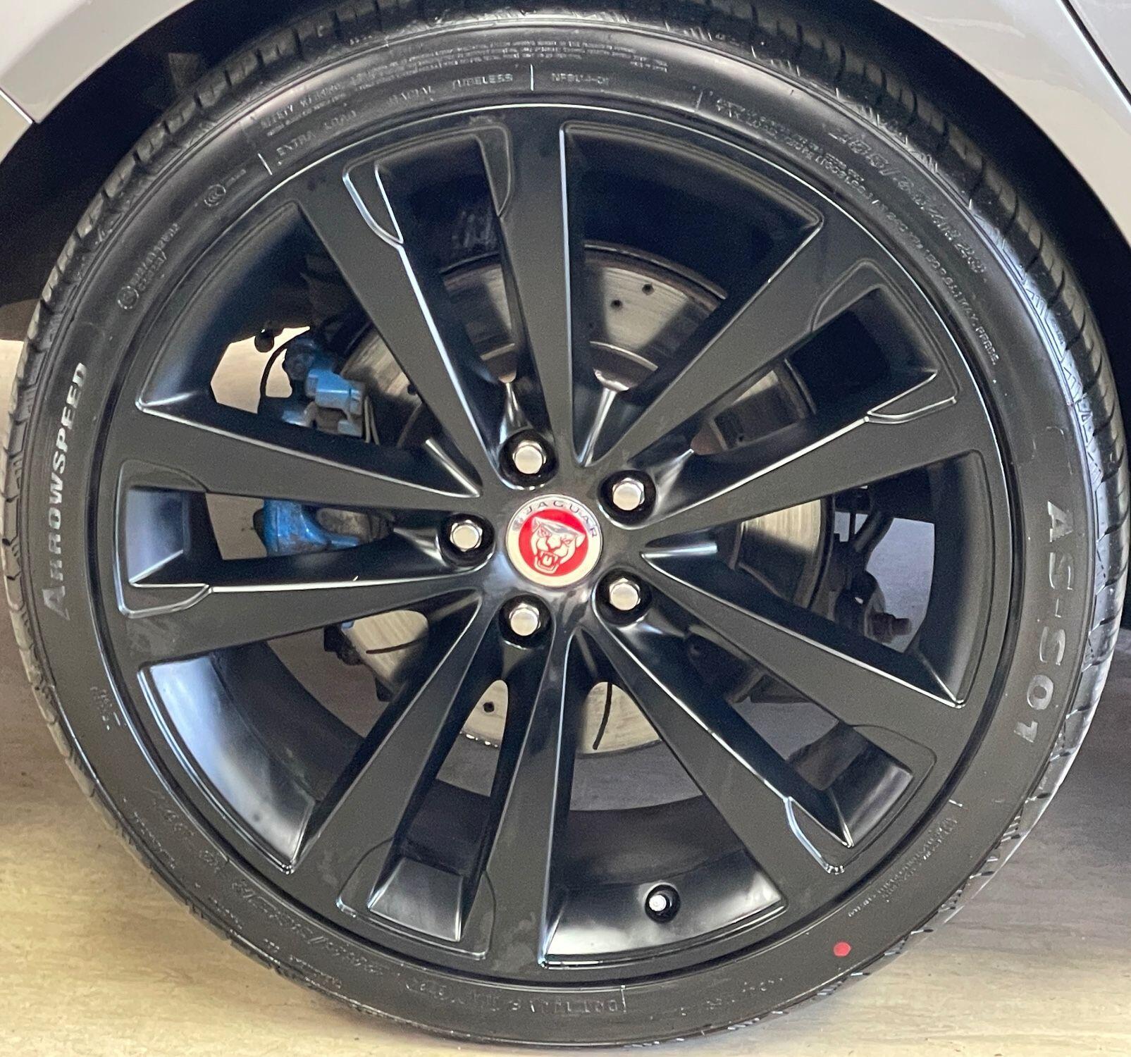 Jaguar XF - Image 17