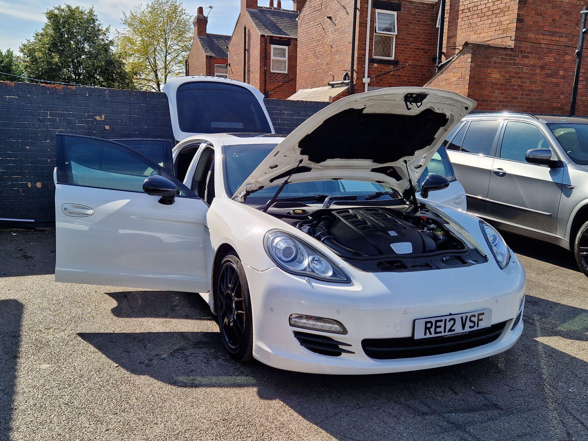Porsche Panamera - Image 12