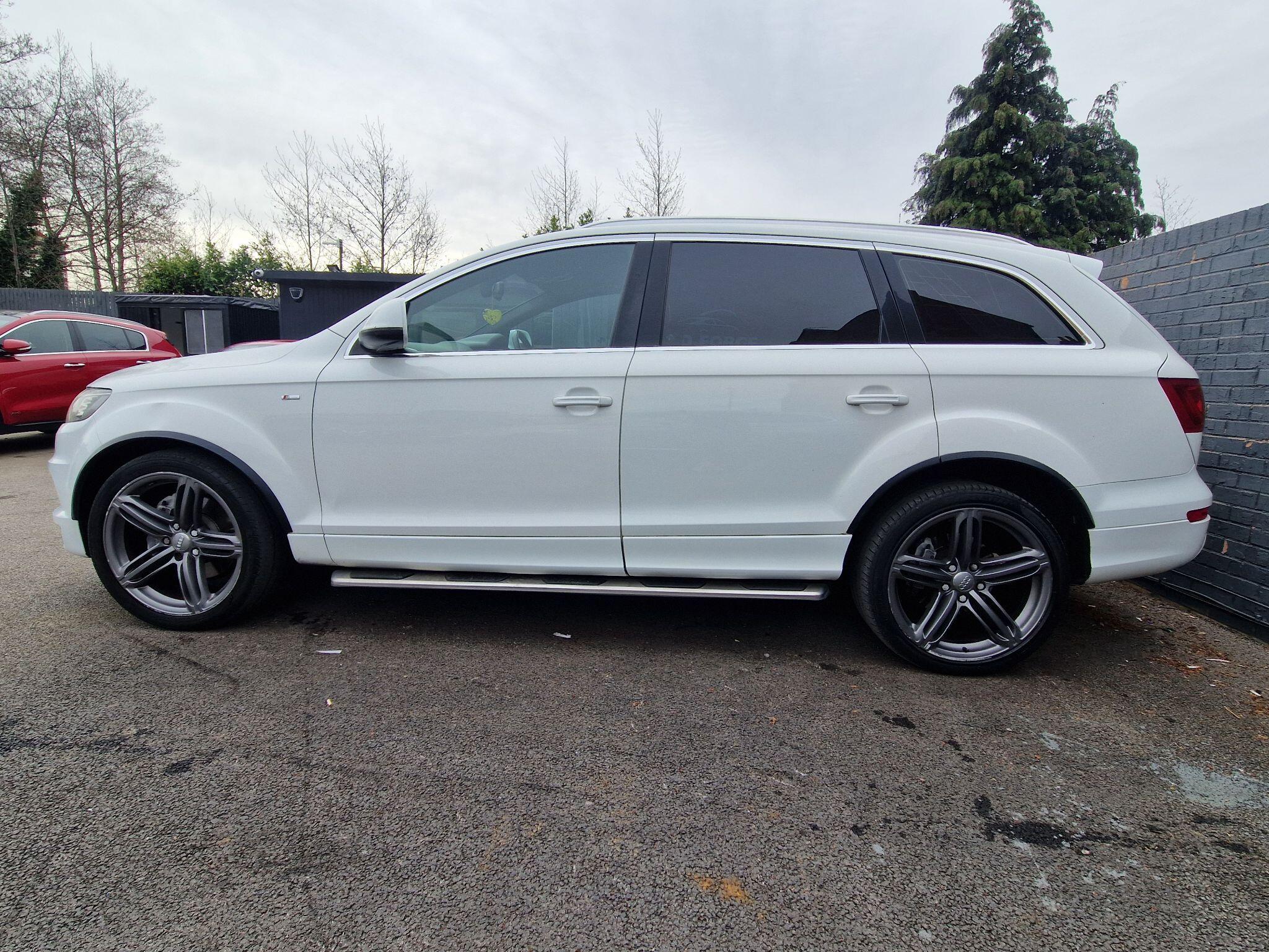 Audi Q7 - Image 10