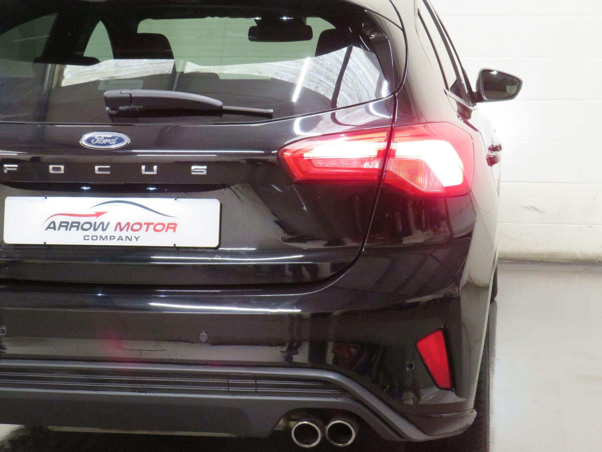 Ford Focus - Image 12
