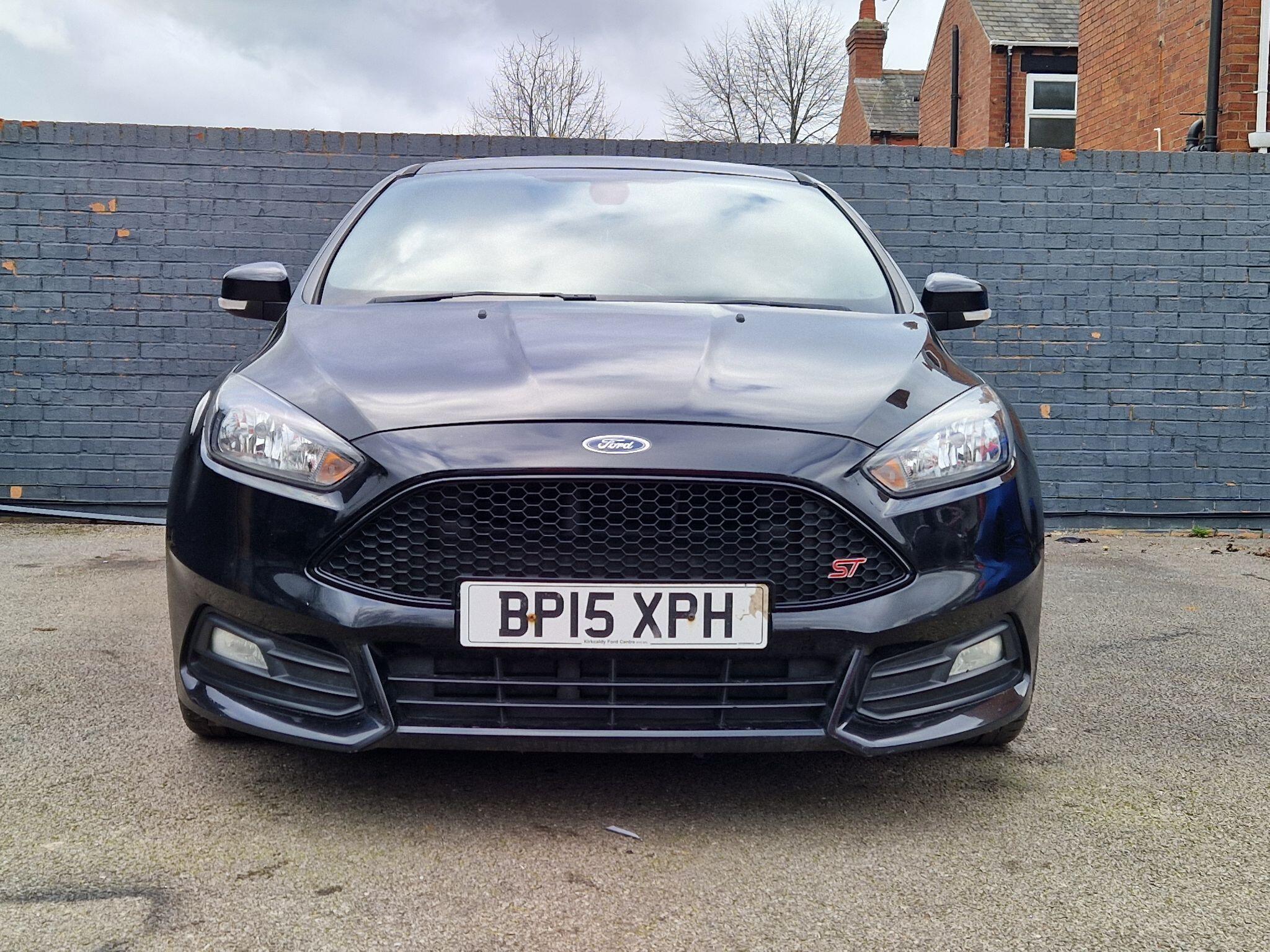Ford Focus - Image 17