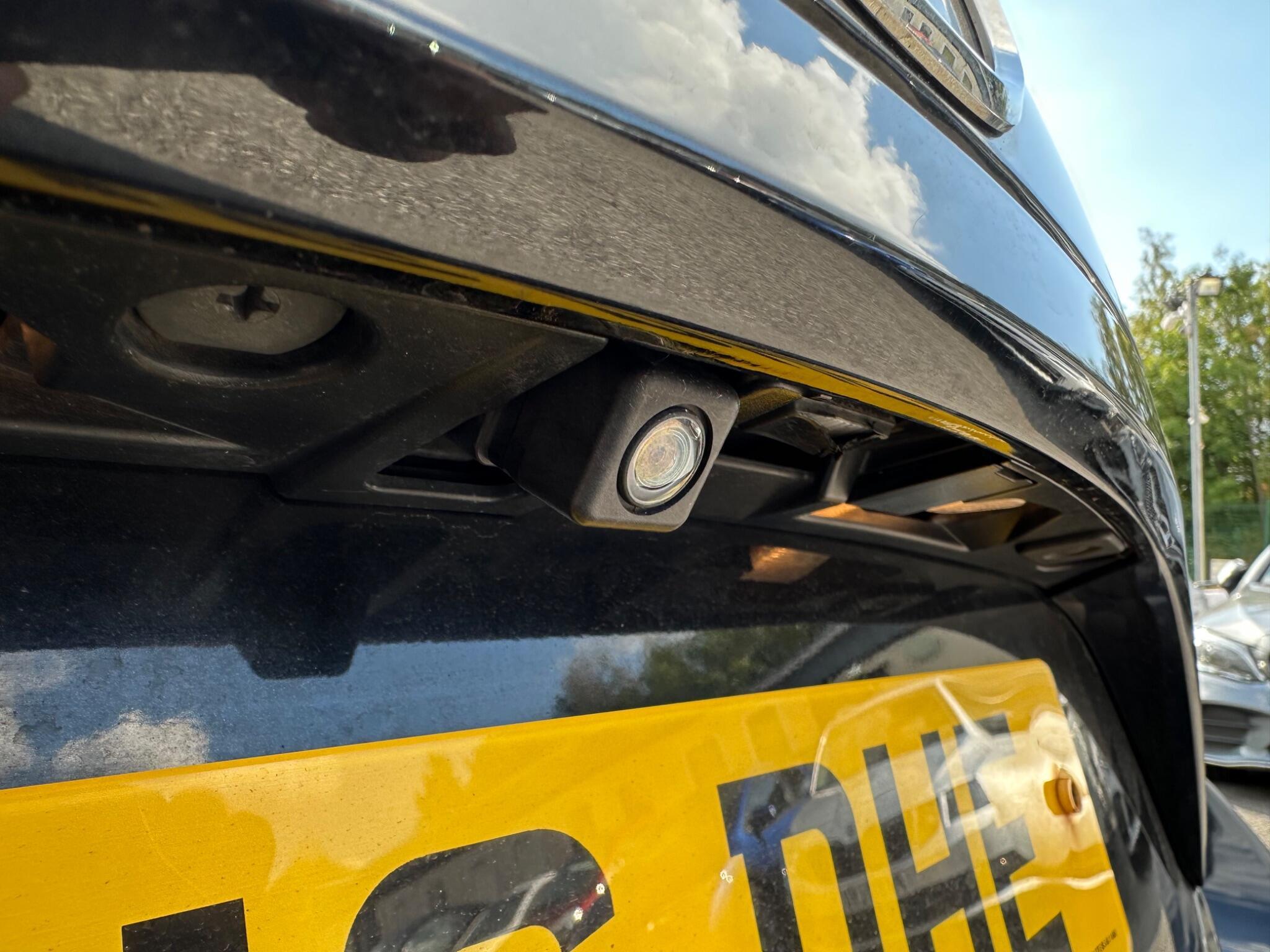 Mazda MAZDA3 - Image 12