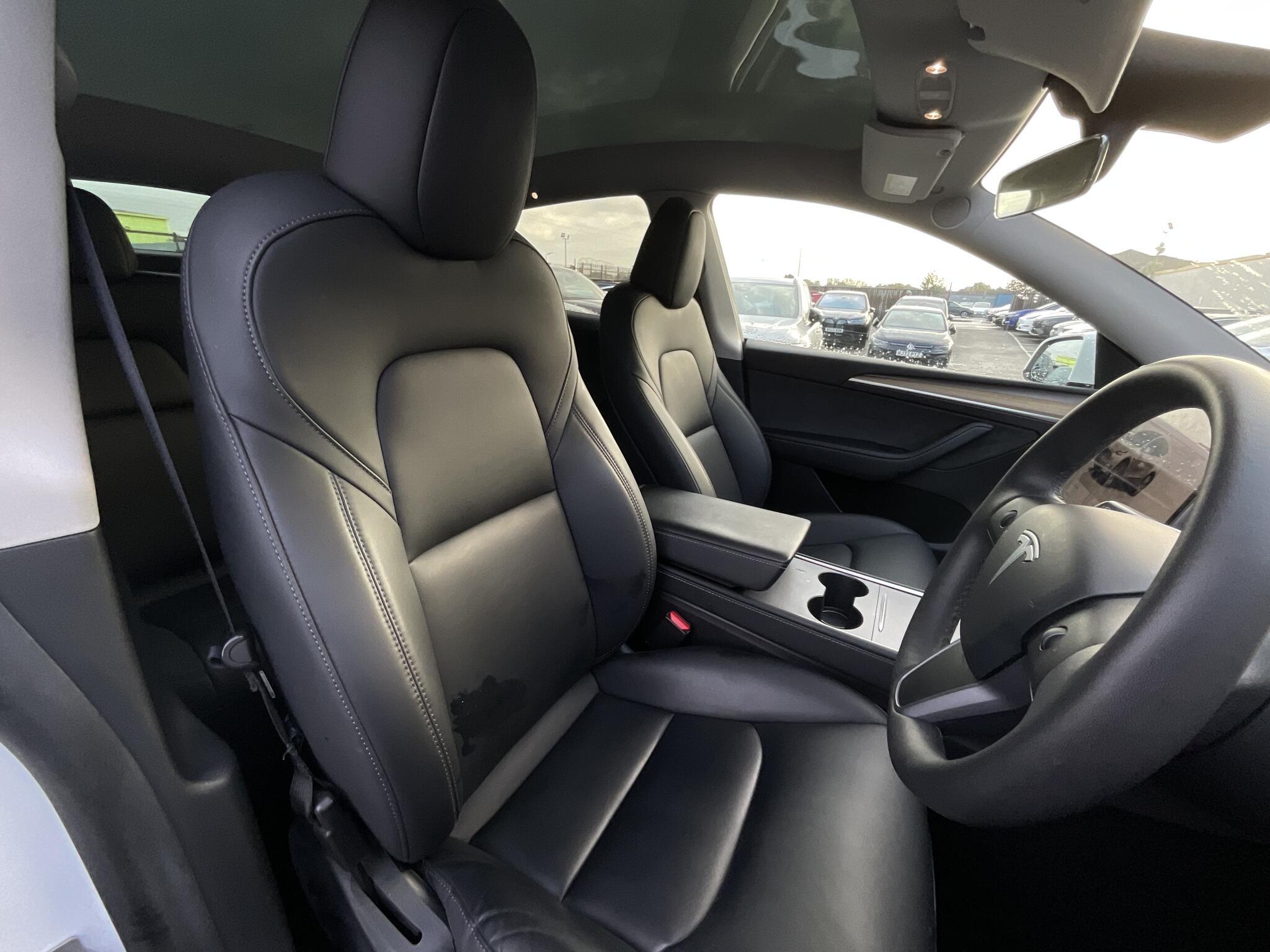 Tesla Model Y - Image 8