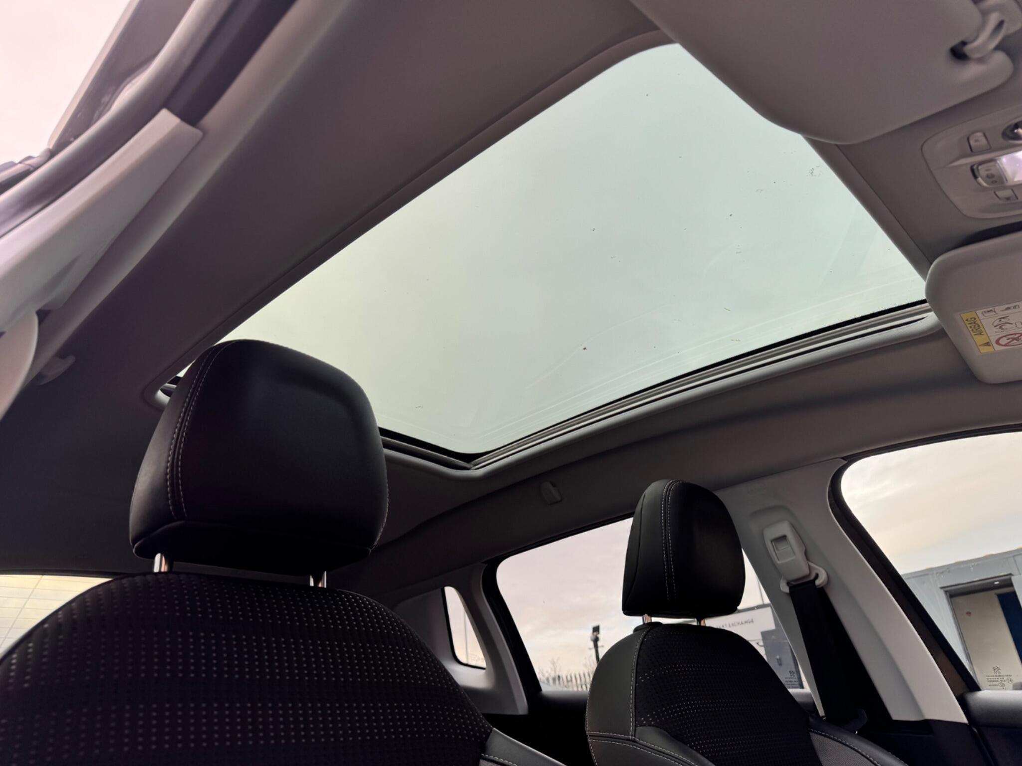 Peugeot 2008 - Image 7