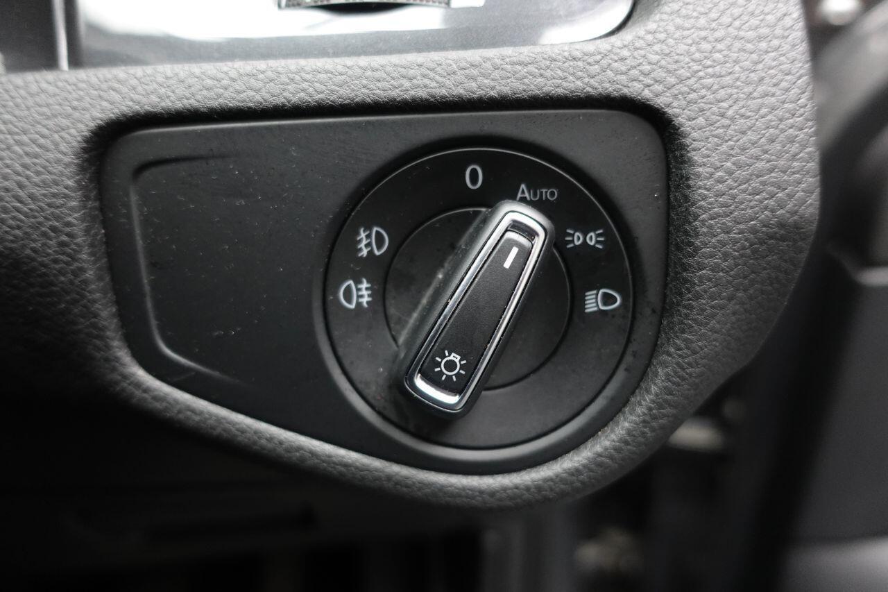 Volkswagen Golf - Image 53