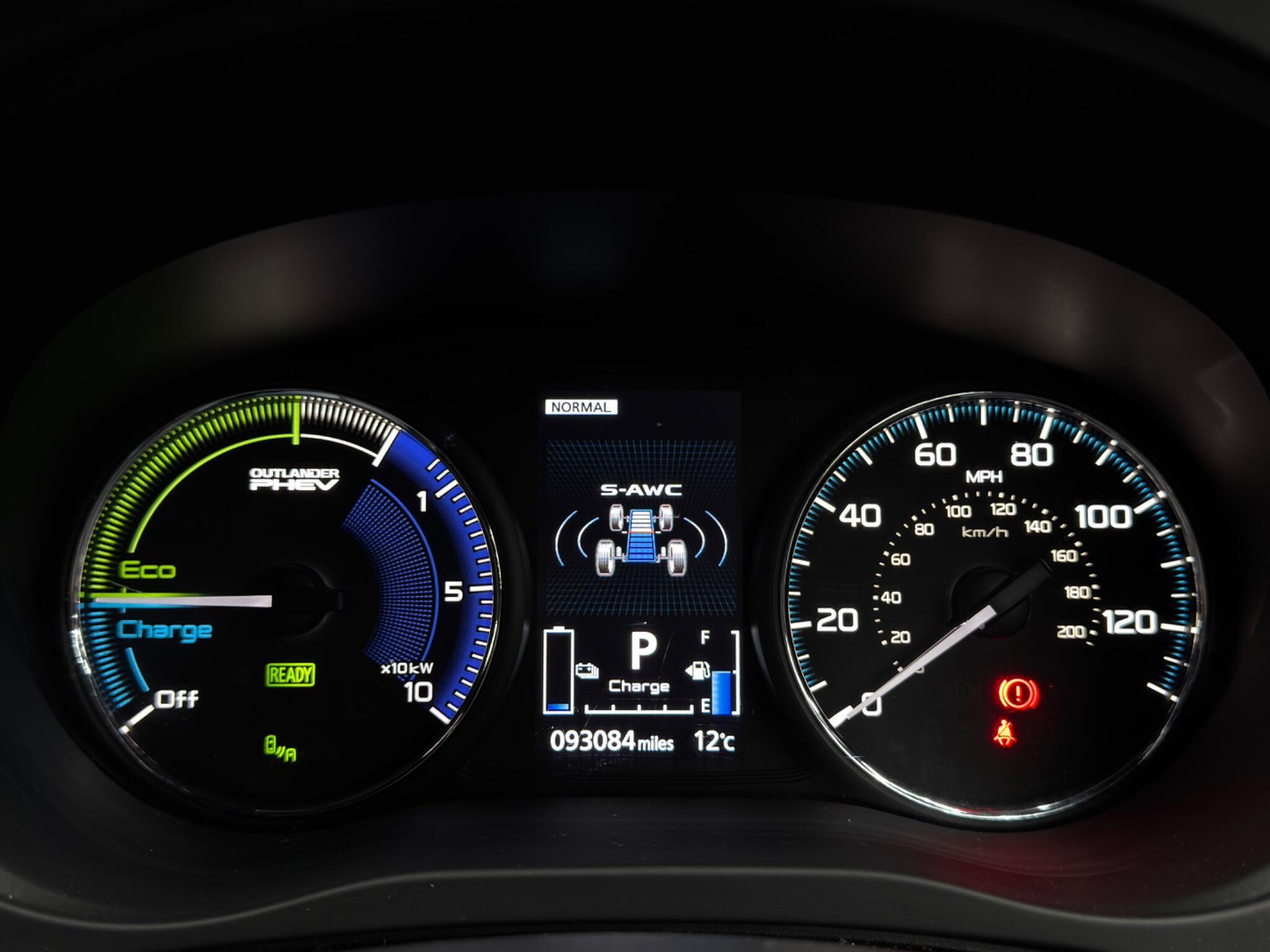 Mitsubishi Outlander - Image 22