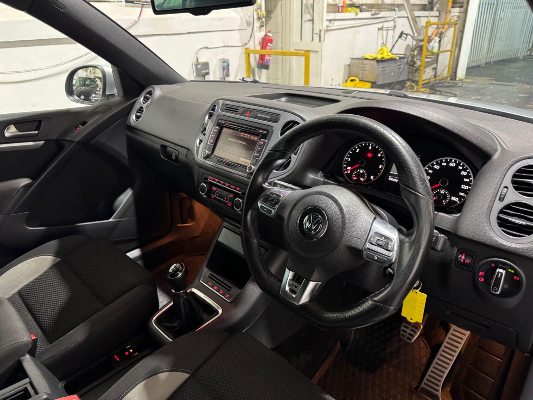 Volkswagen Tiguan - Image 41