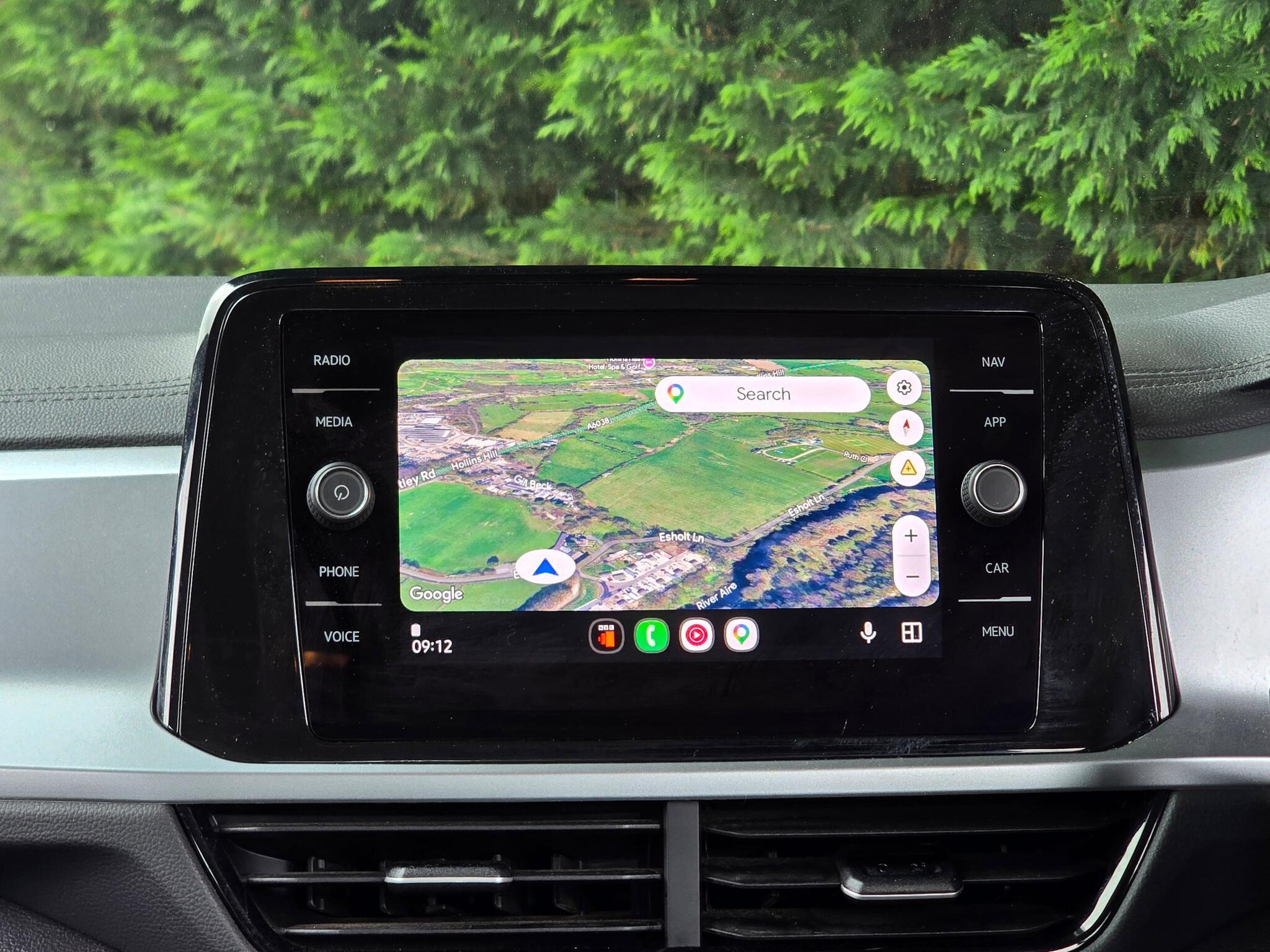 Volkswagen T-Roc - Image 3