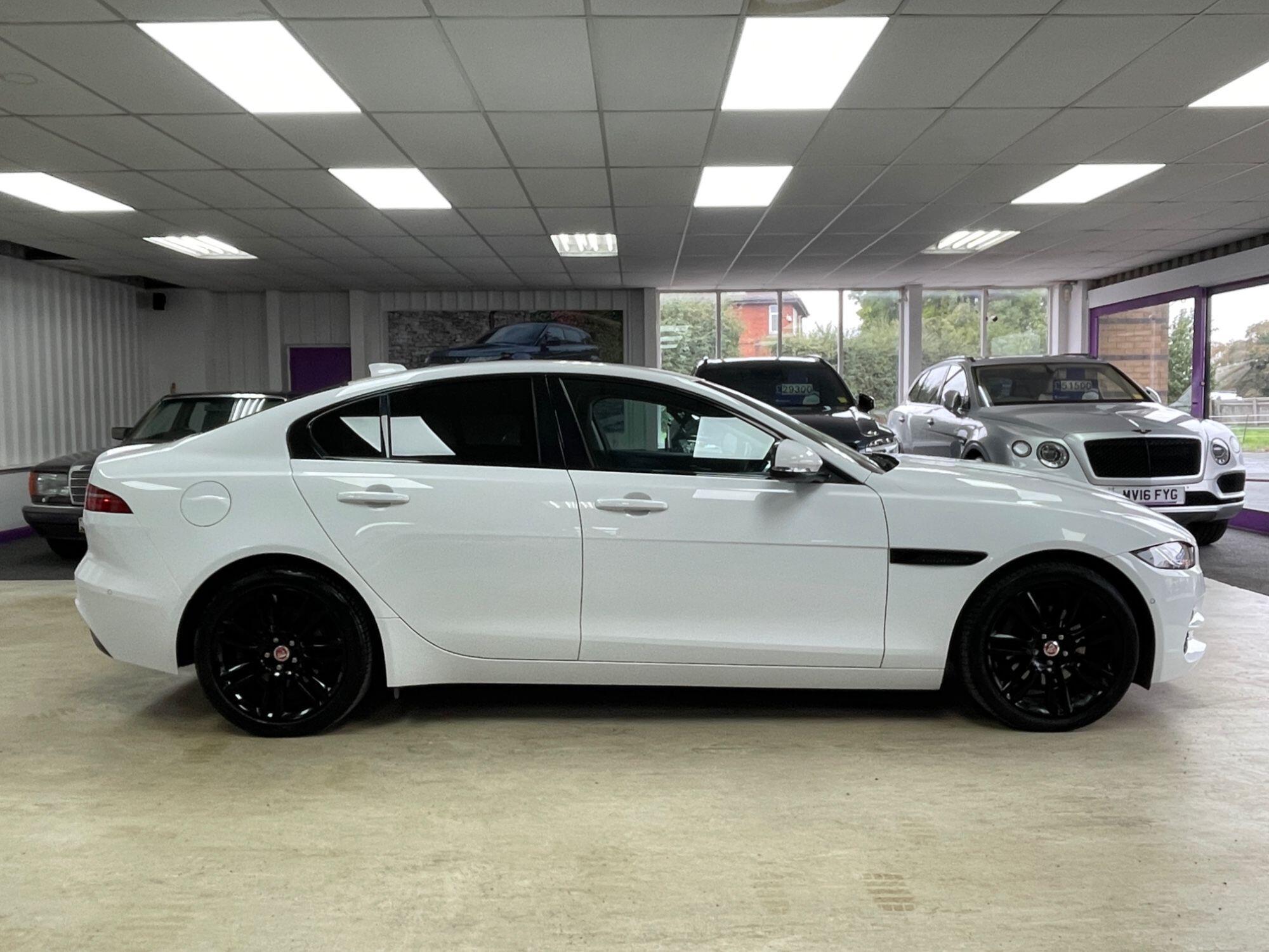 Jaguar XE - Image 11