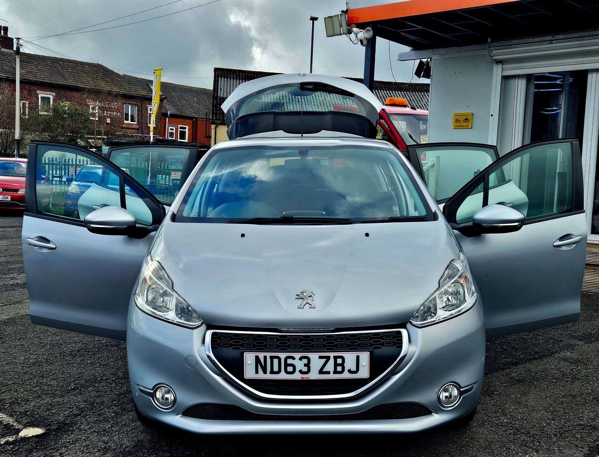 Peugeot 208 - Image 19