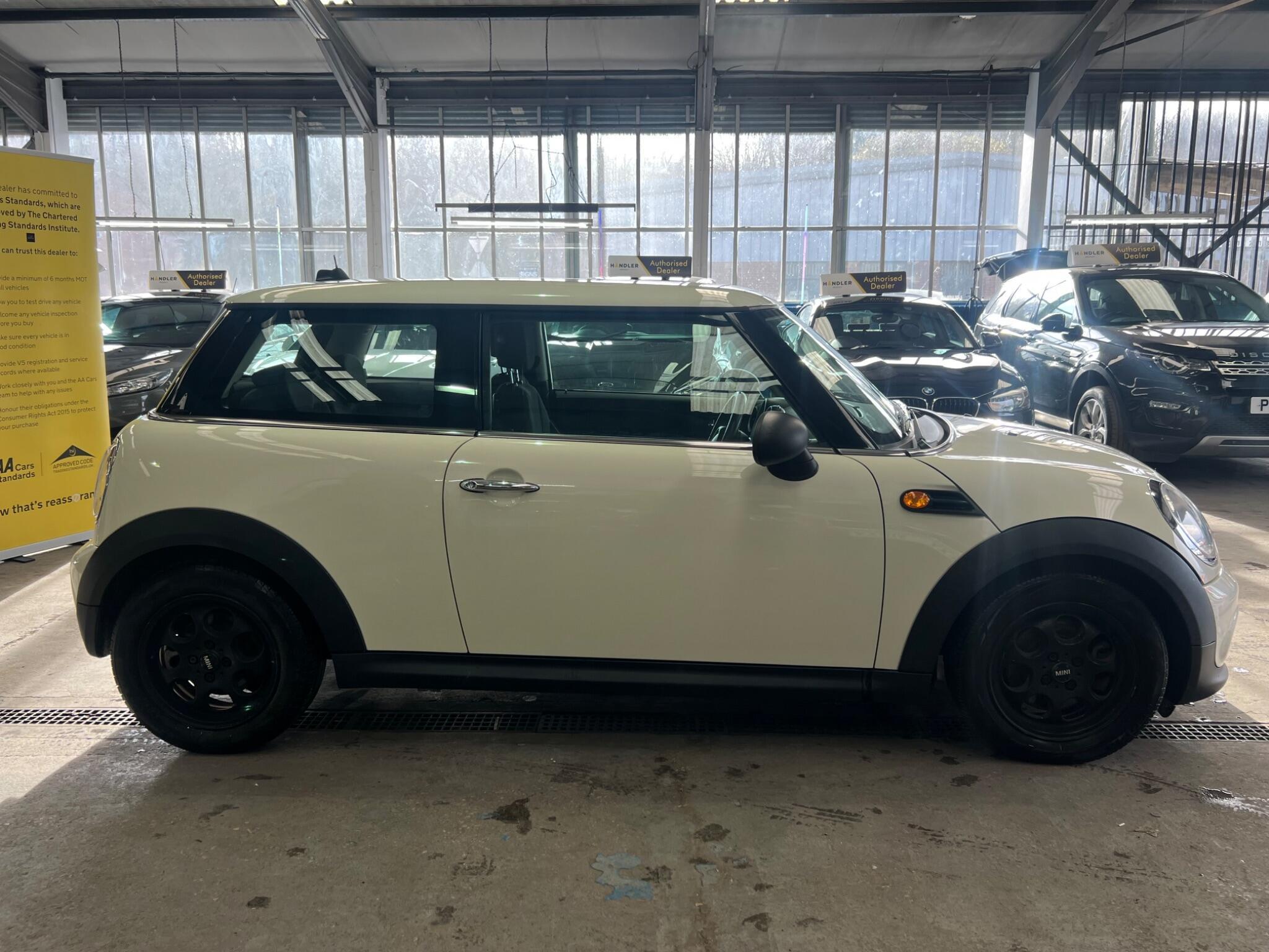 MINI Hatch - Image 7