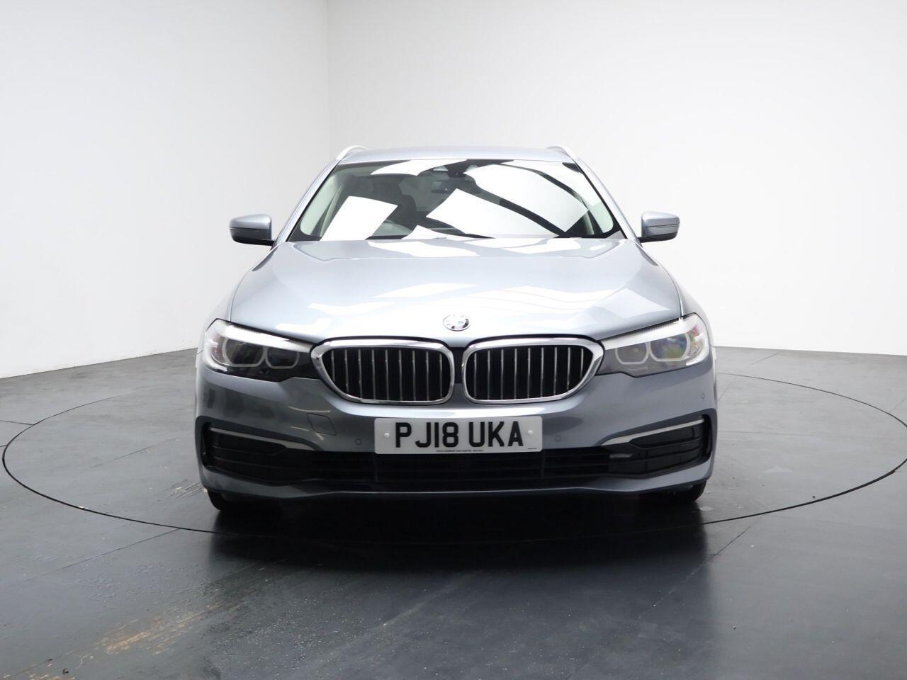 BMW 5 Series - Image 5