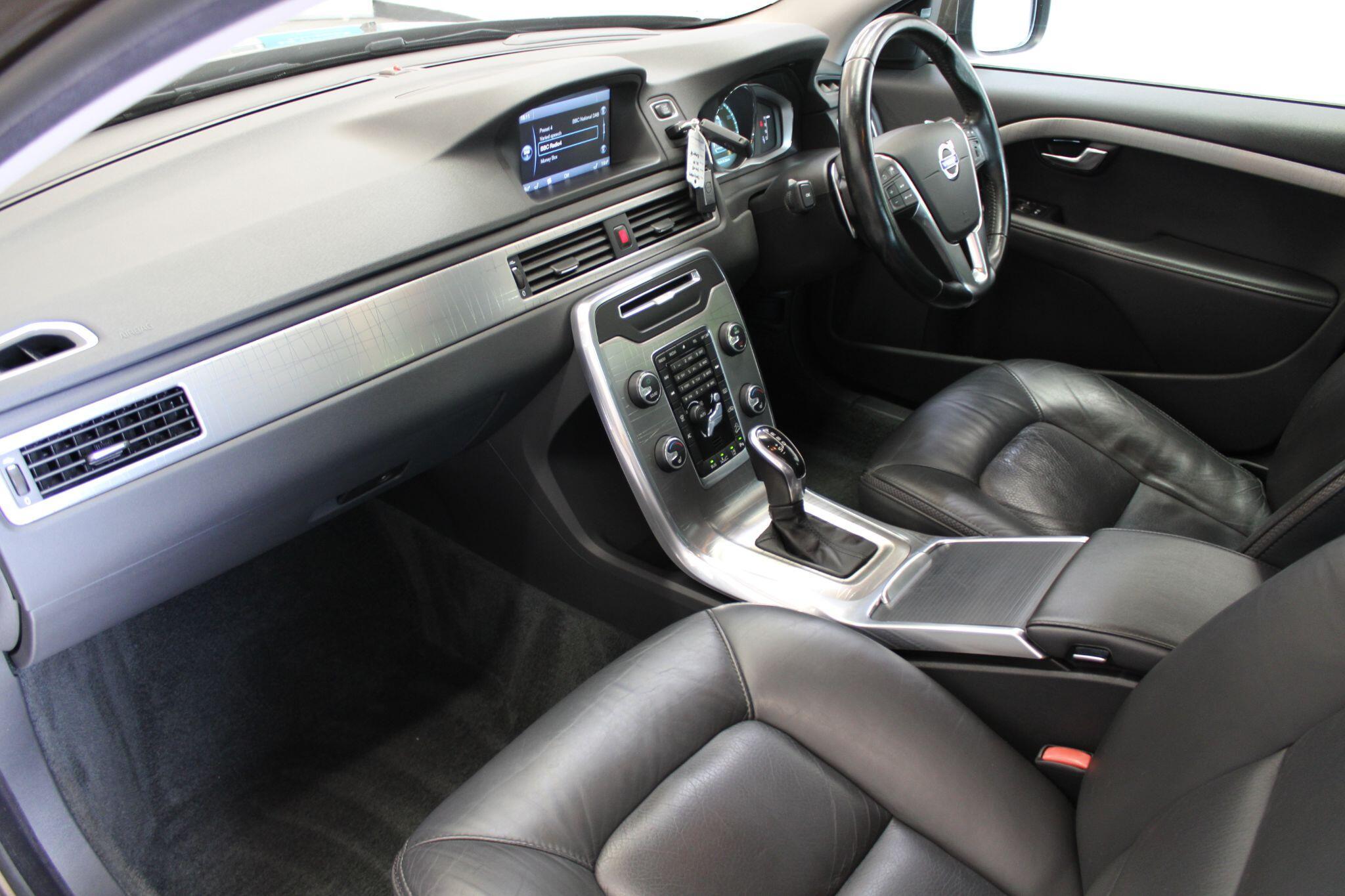 Volvo XC70 - Image 2