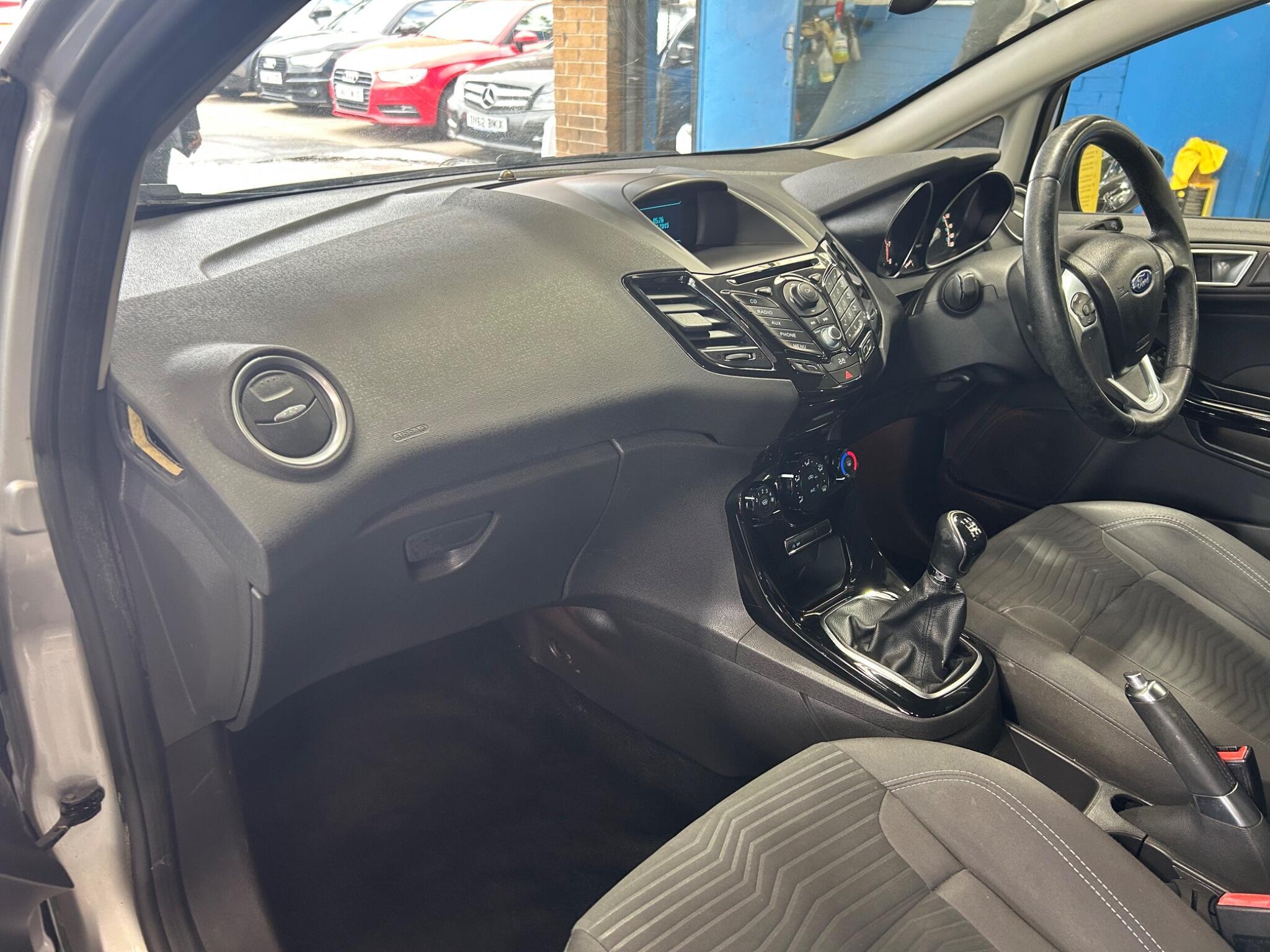 Ford Fiesta - Image 16