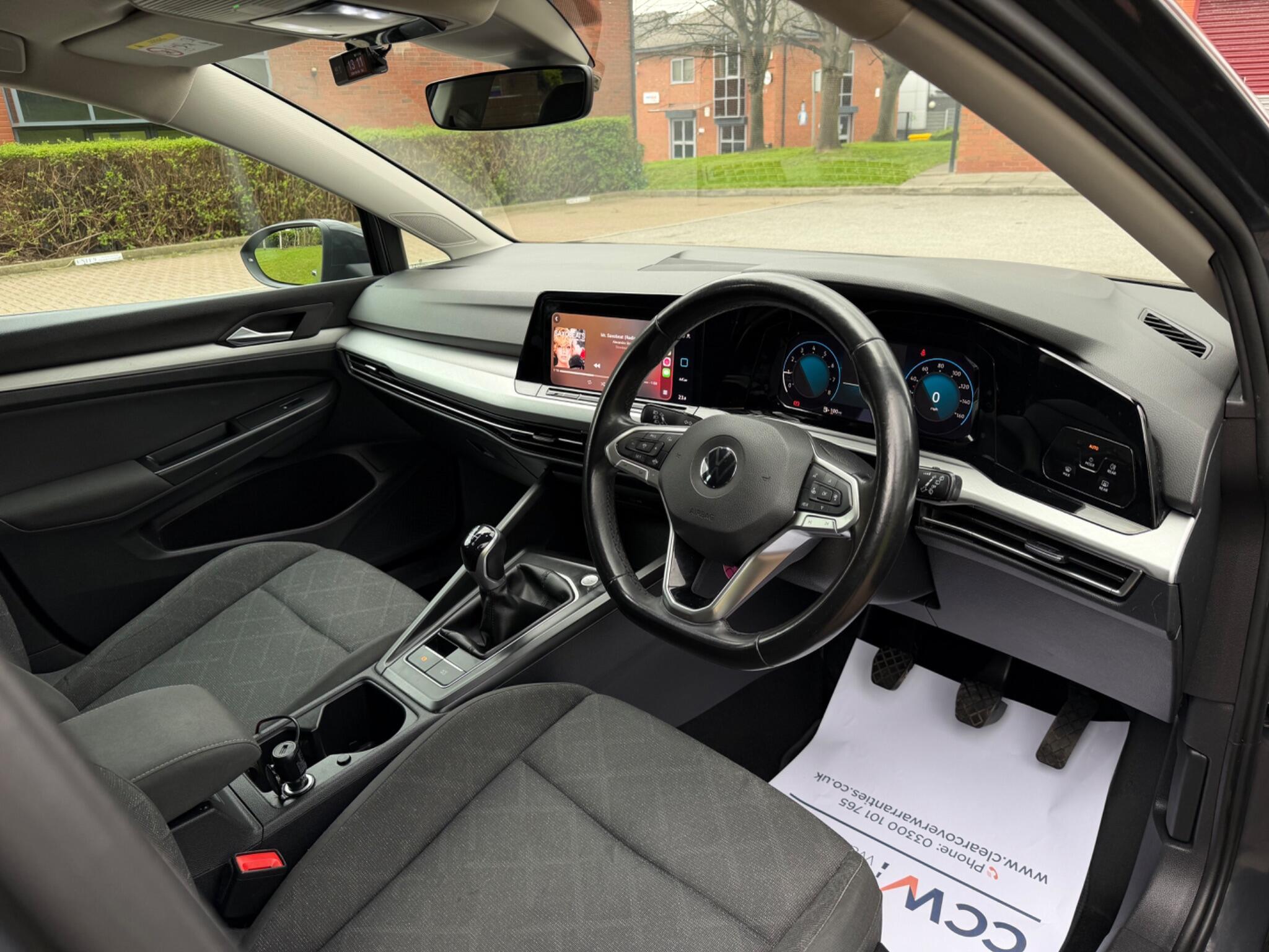 Volkswagen Golf - Image 30