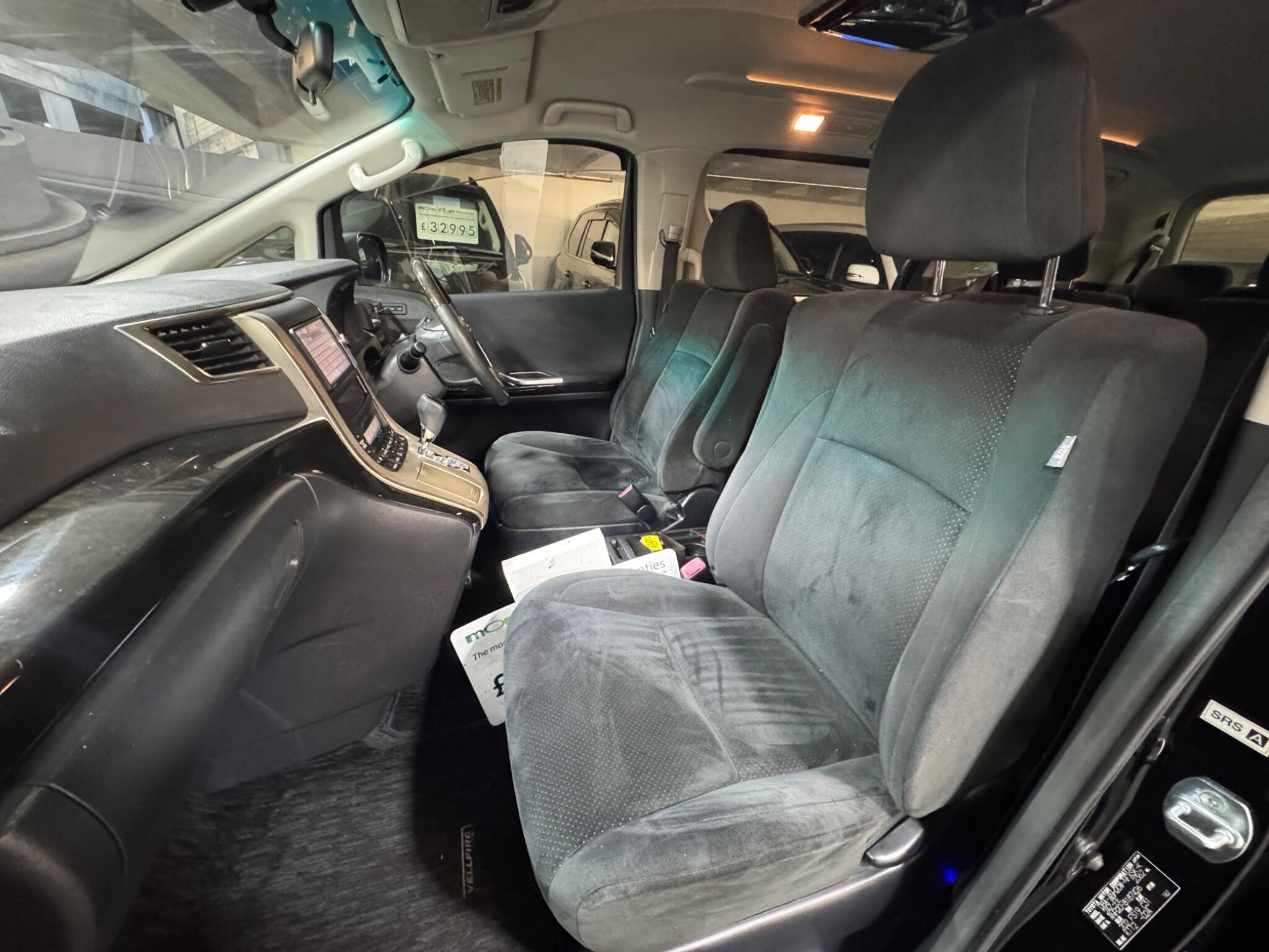 Toyota Vellfire - Image 10