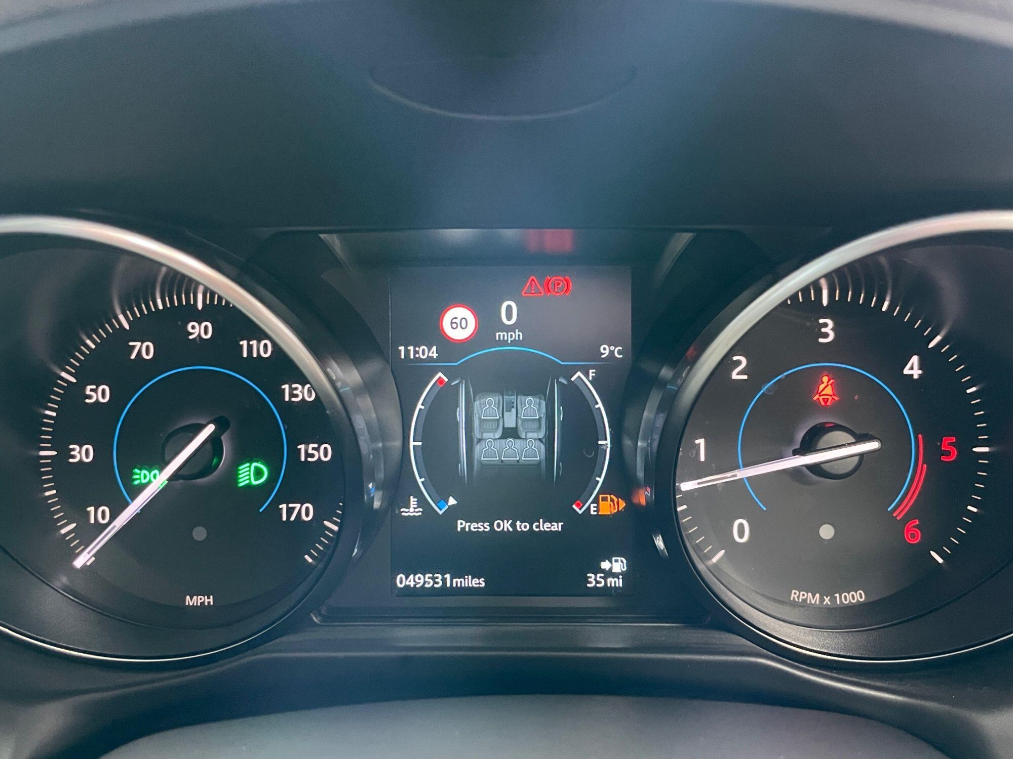 Jaguar XF - Image 37