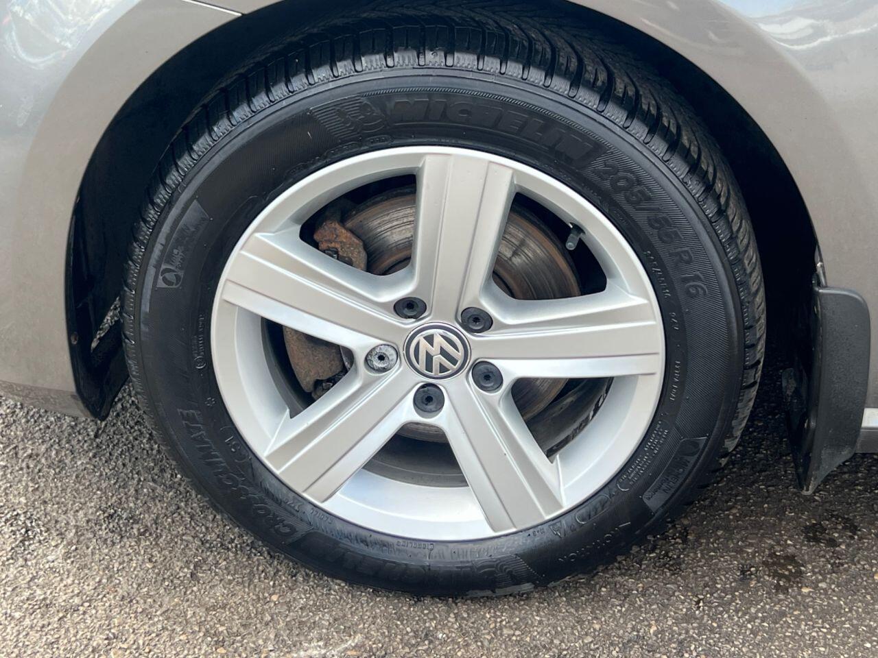 Volkswagen Golf - Image 33