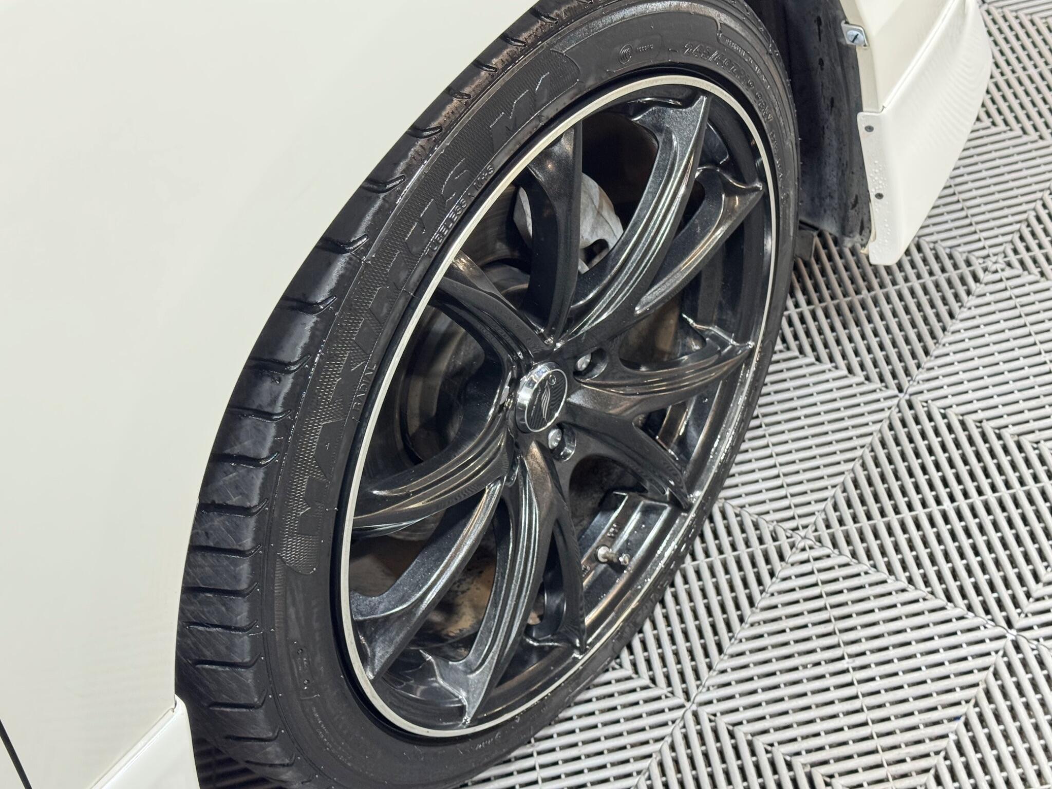 Toyota Vellfire - Image 14