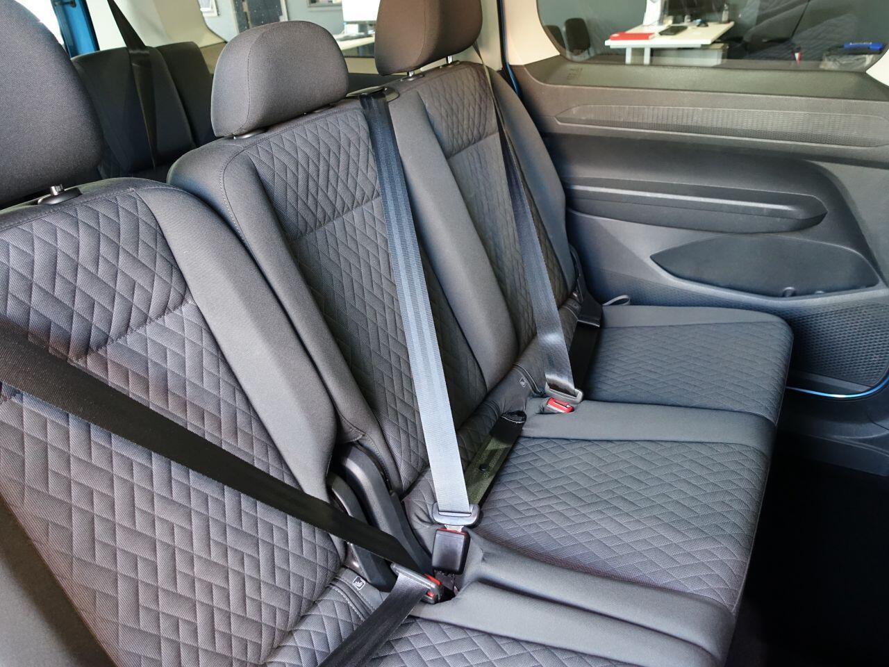 Volkswagen Caddy Maxi - Image 14