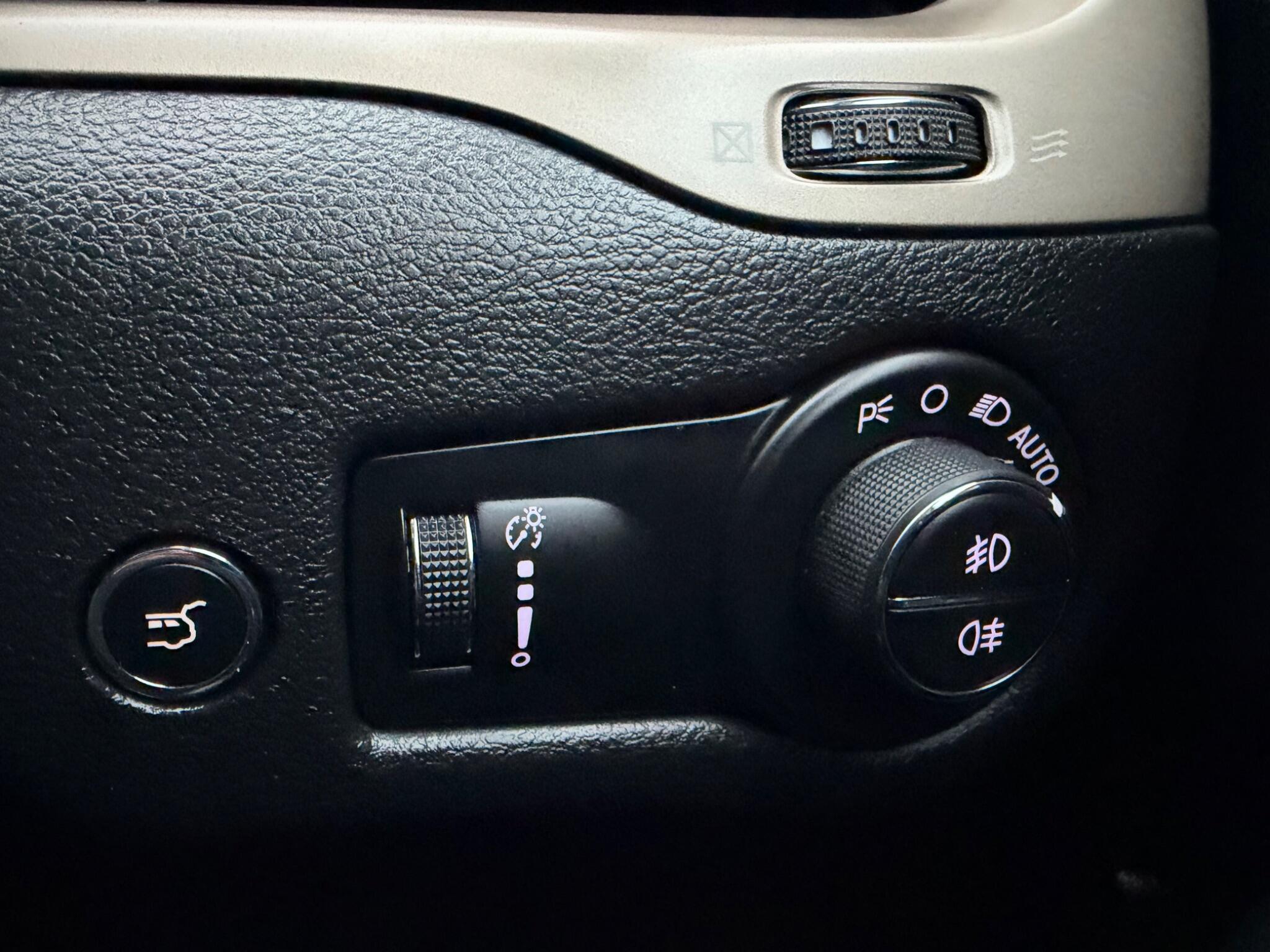 Jeep Cherokee - Image 49