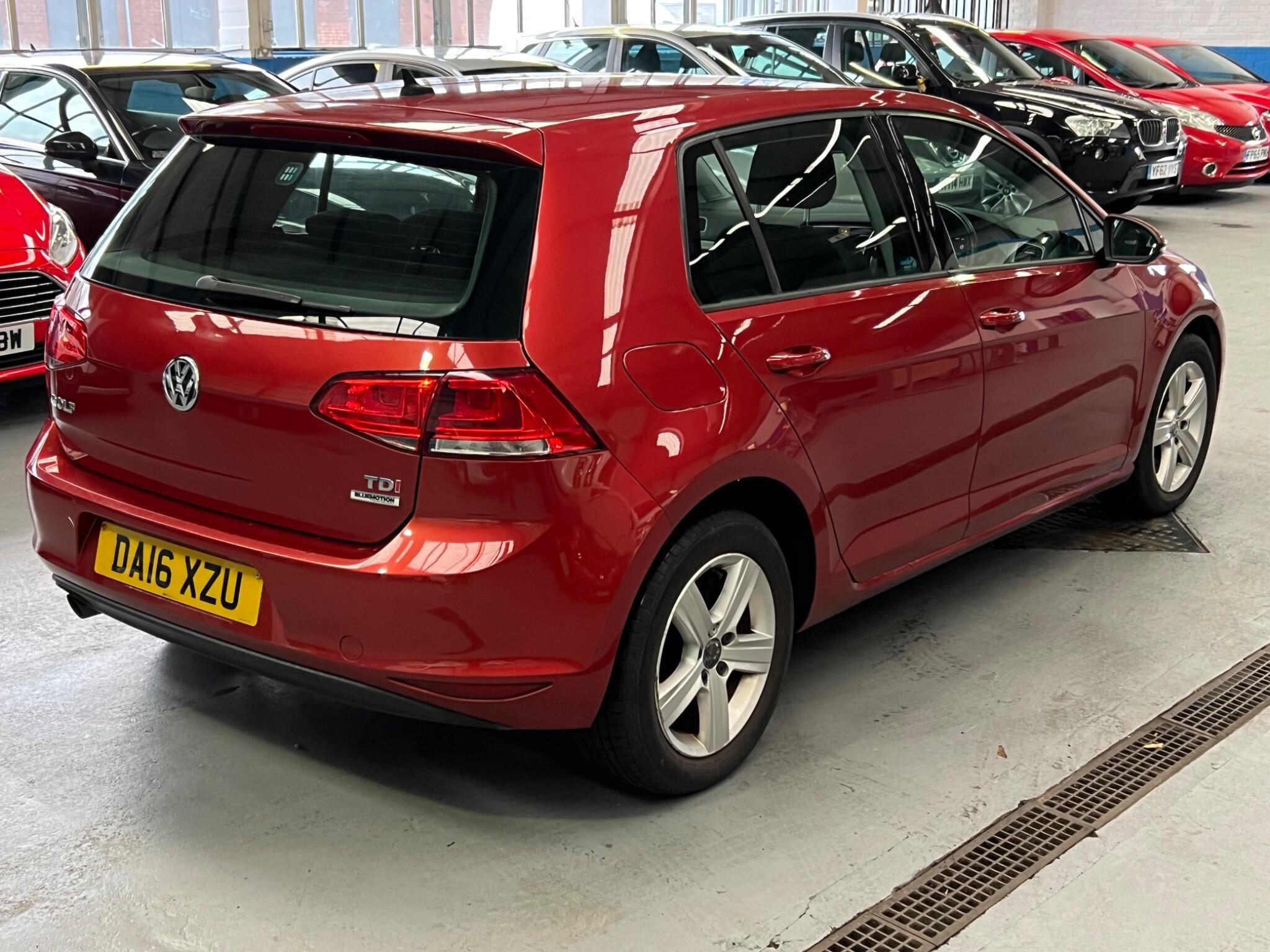 Volkswagen Golf - Image 7