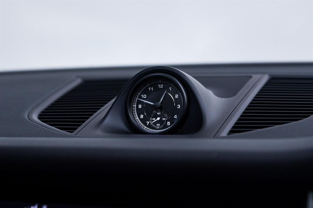 Porsche Macan - Image 22