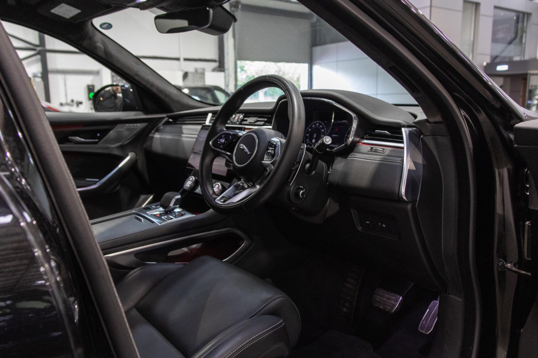 Jaguar F-Pace - Image 12