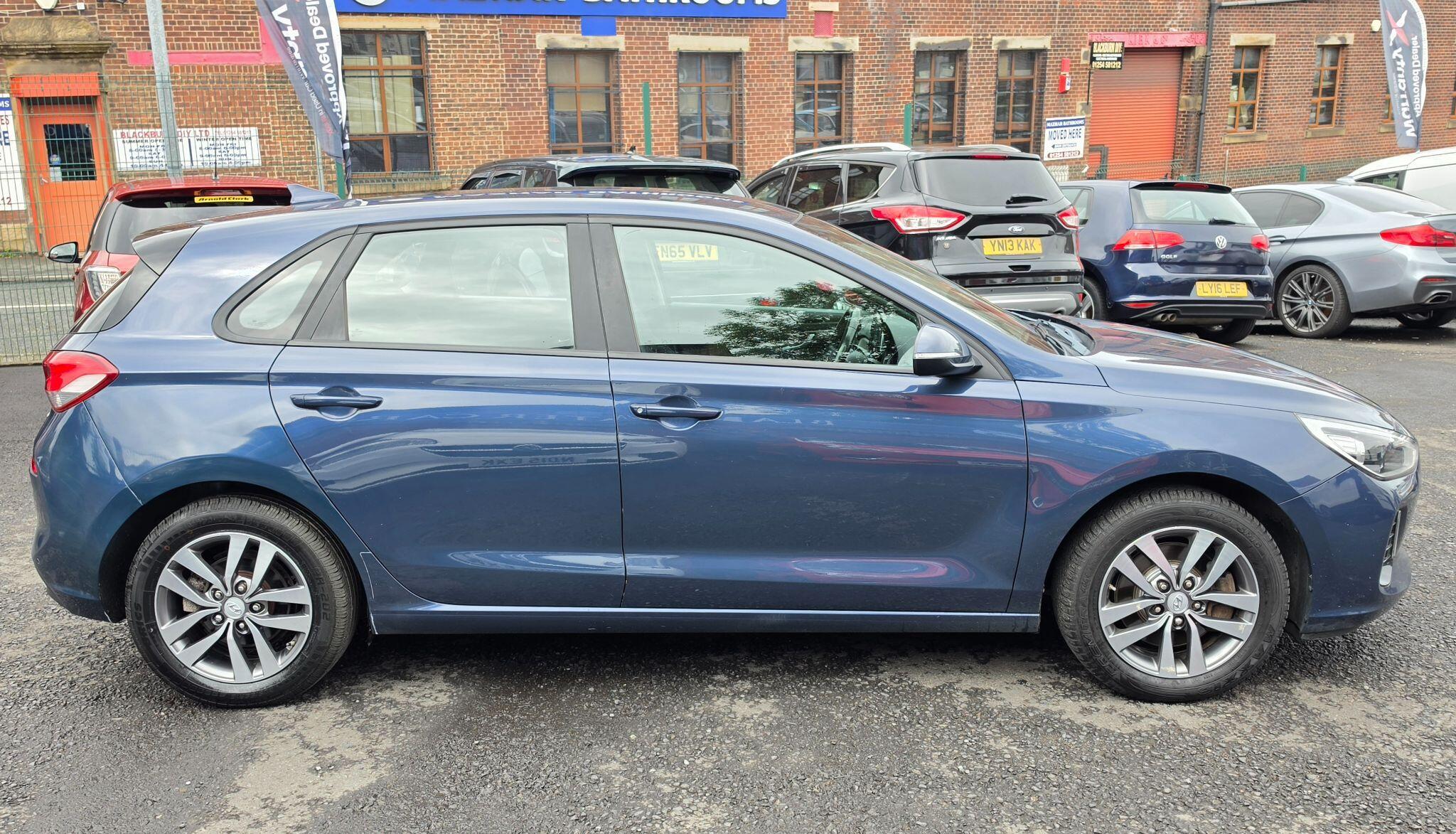 Hyundai i30 - Image 8