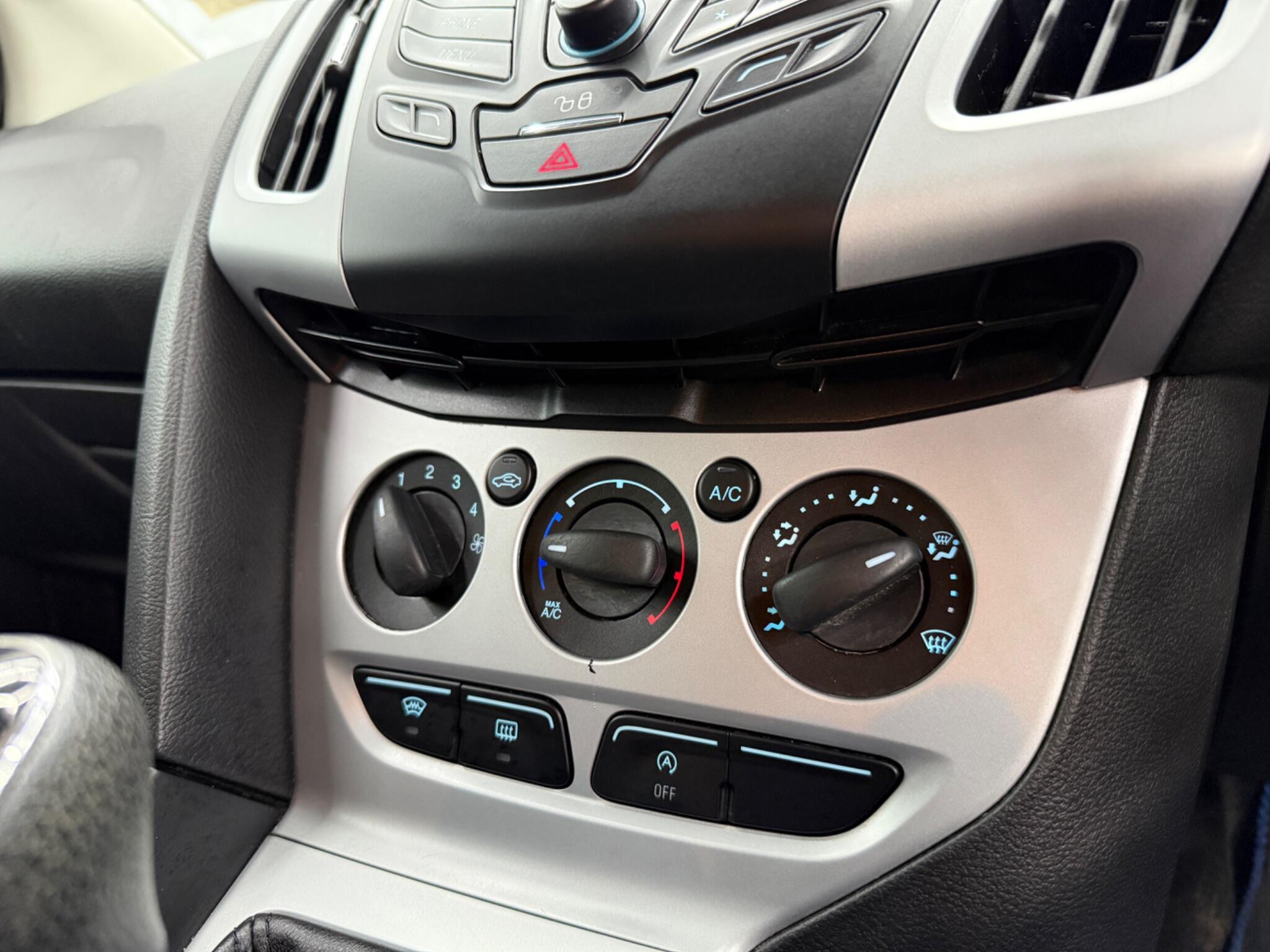 Ford Focus - Image 38