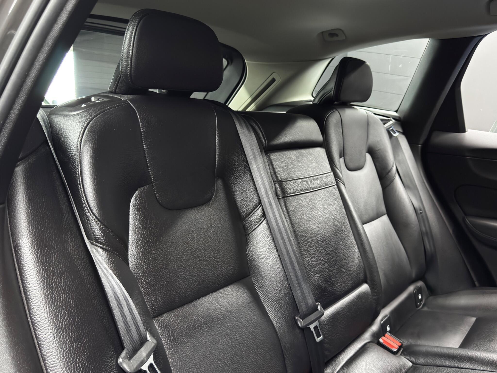 Volvo XC60 - Image 15