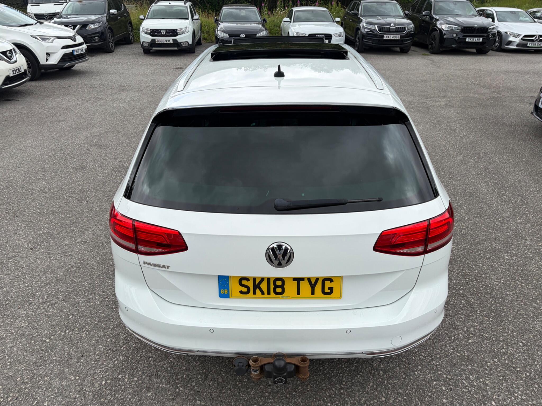 Volkswagen Passat - Image 13