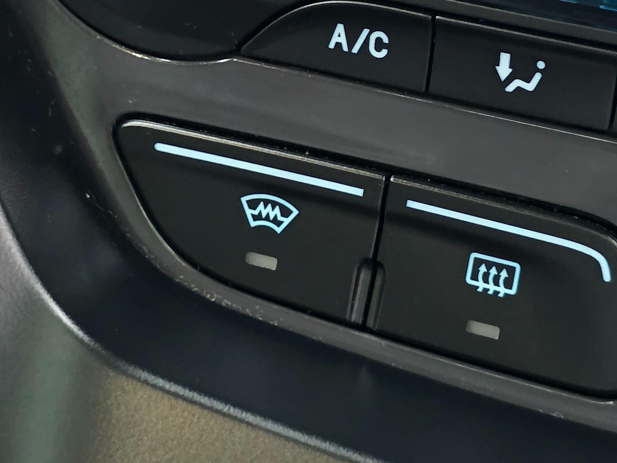 Ford Kuga - Image 25