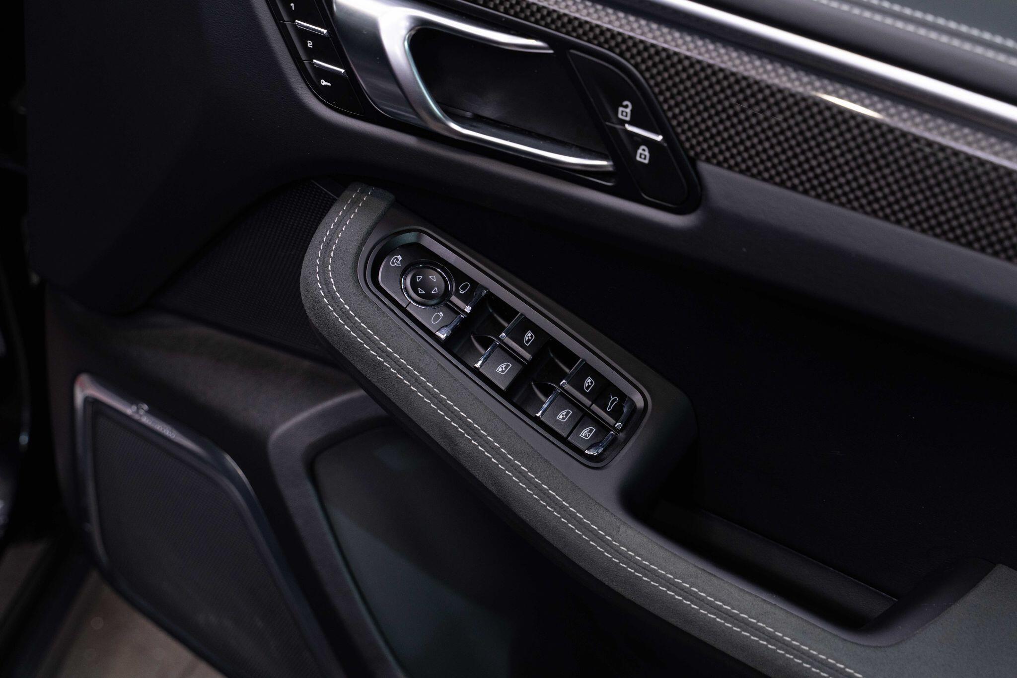 Porsche Macan - Image 27