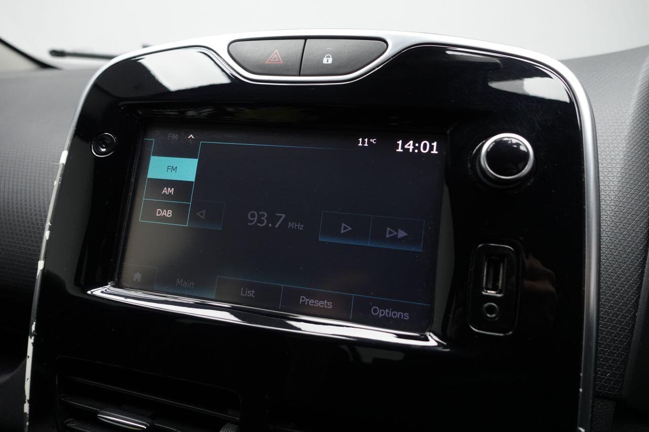 Renault Clio - Image 24