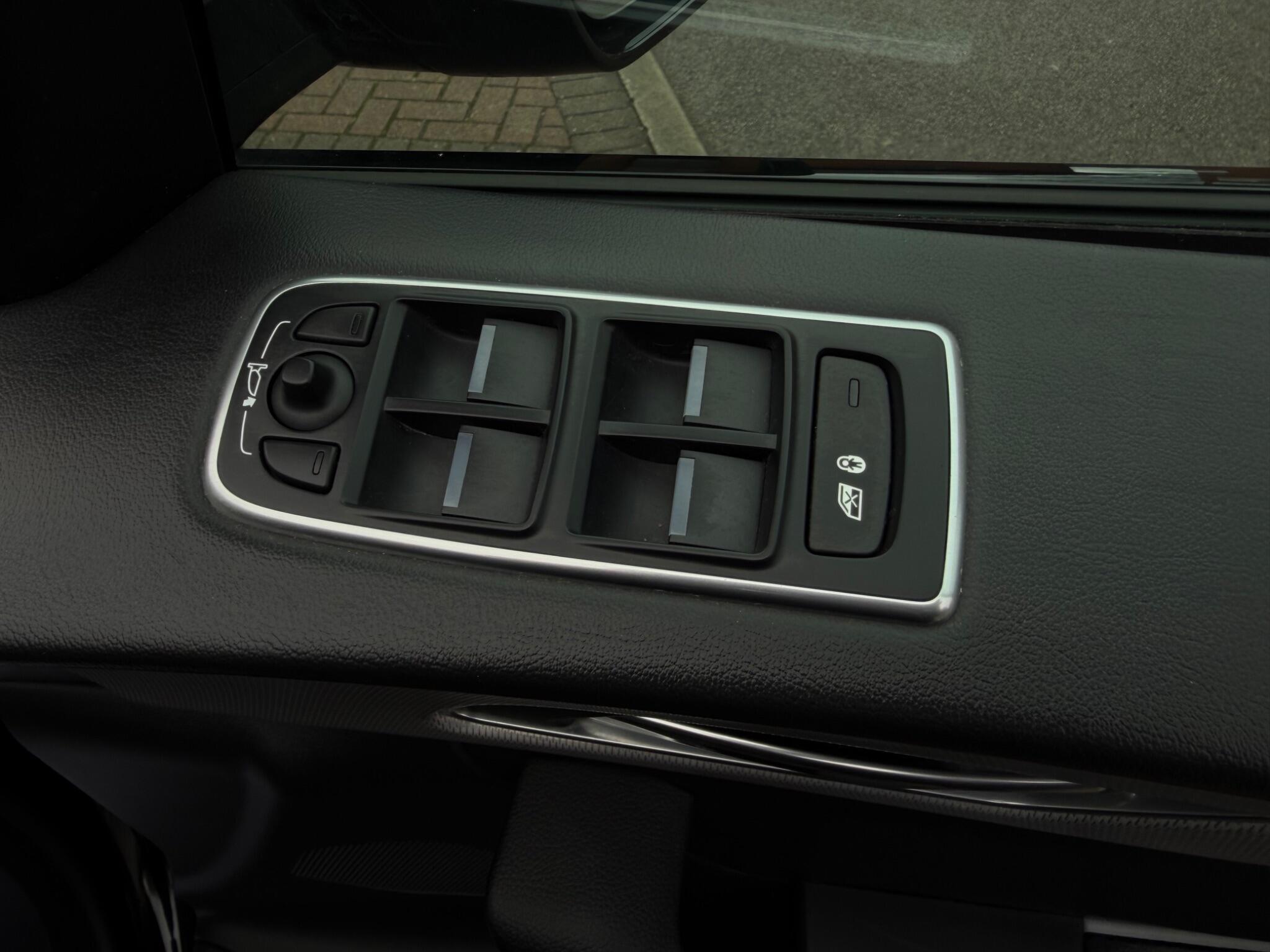 Jaguar F-Pace - Image 39