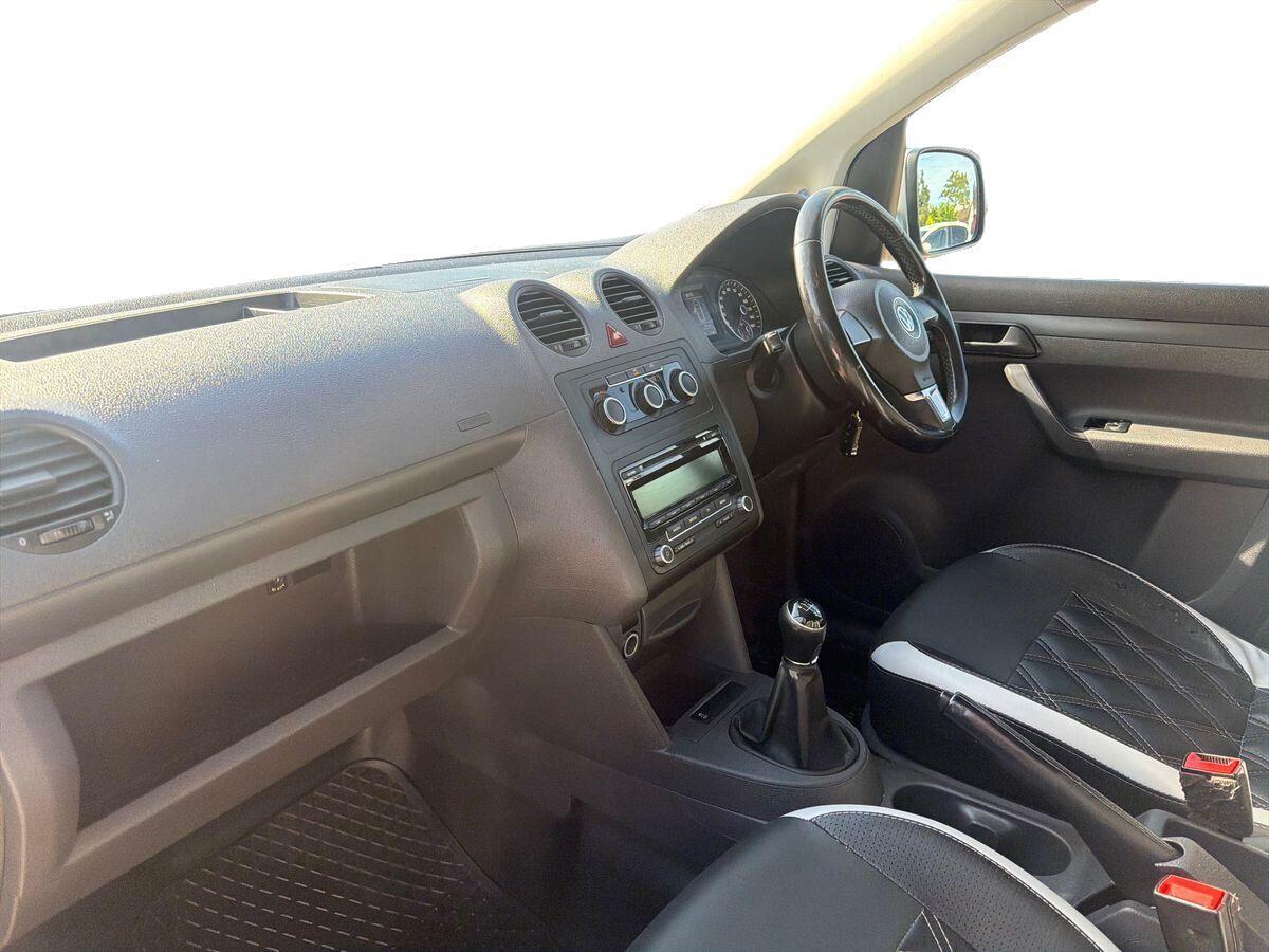 Volkswagen Caddy Maxi - Image 19